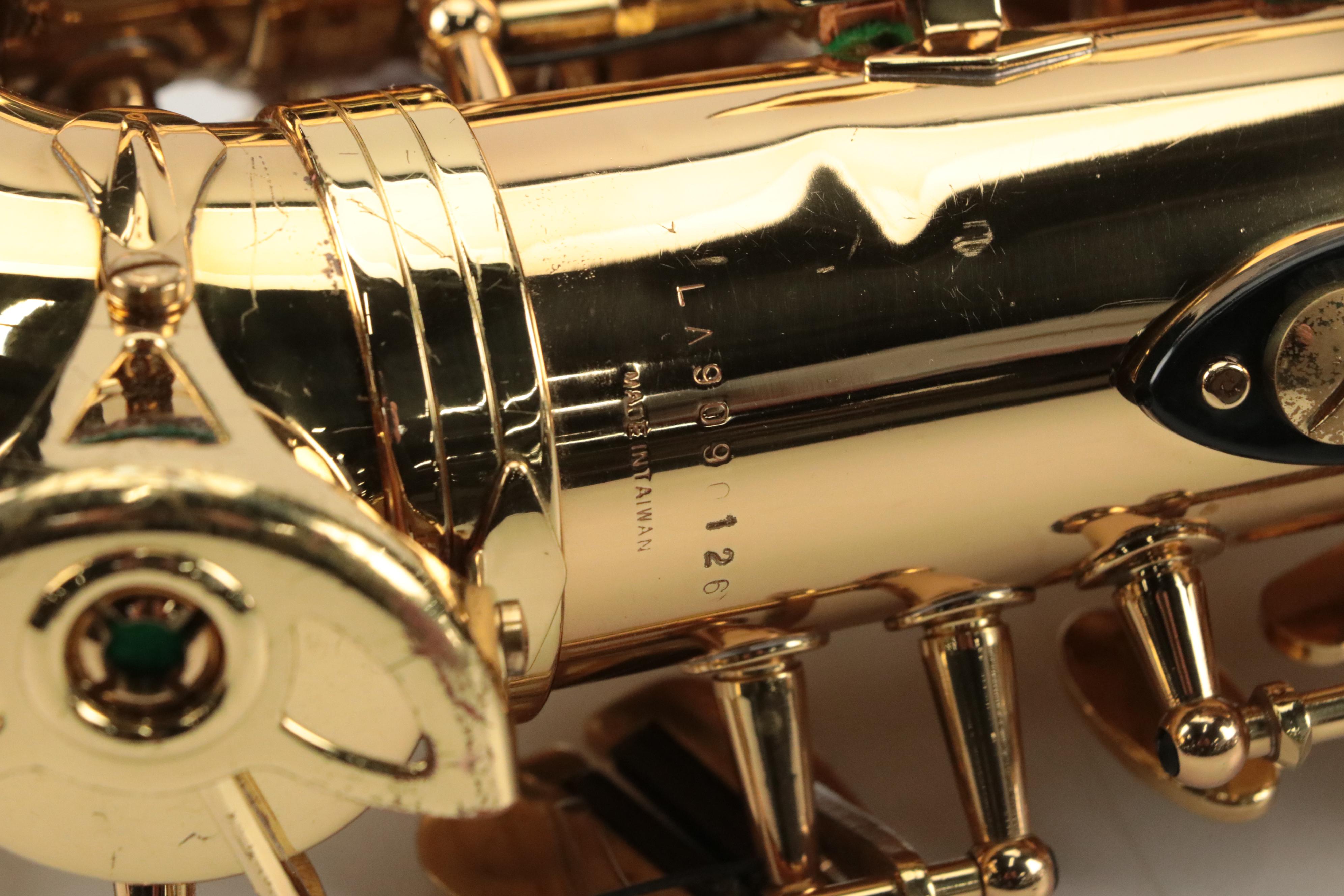 Antigua Winds Lacquered Brass Professional Alto Saxophone in Hardside Case