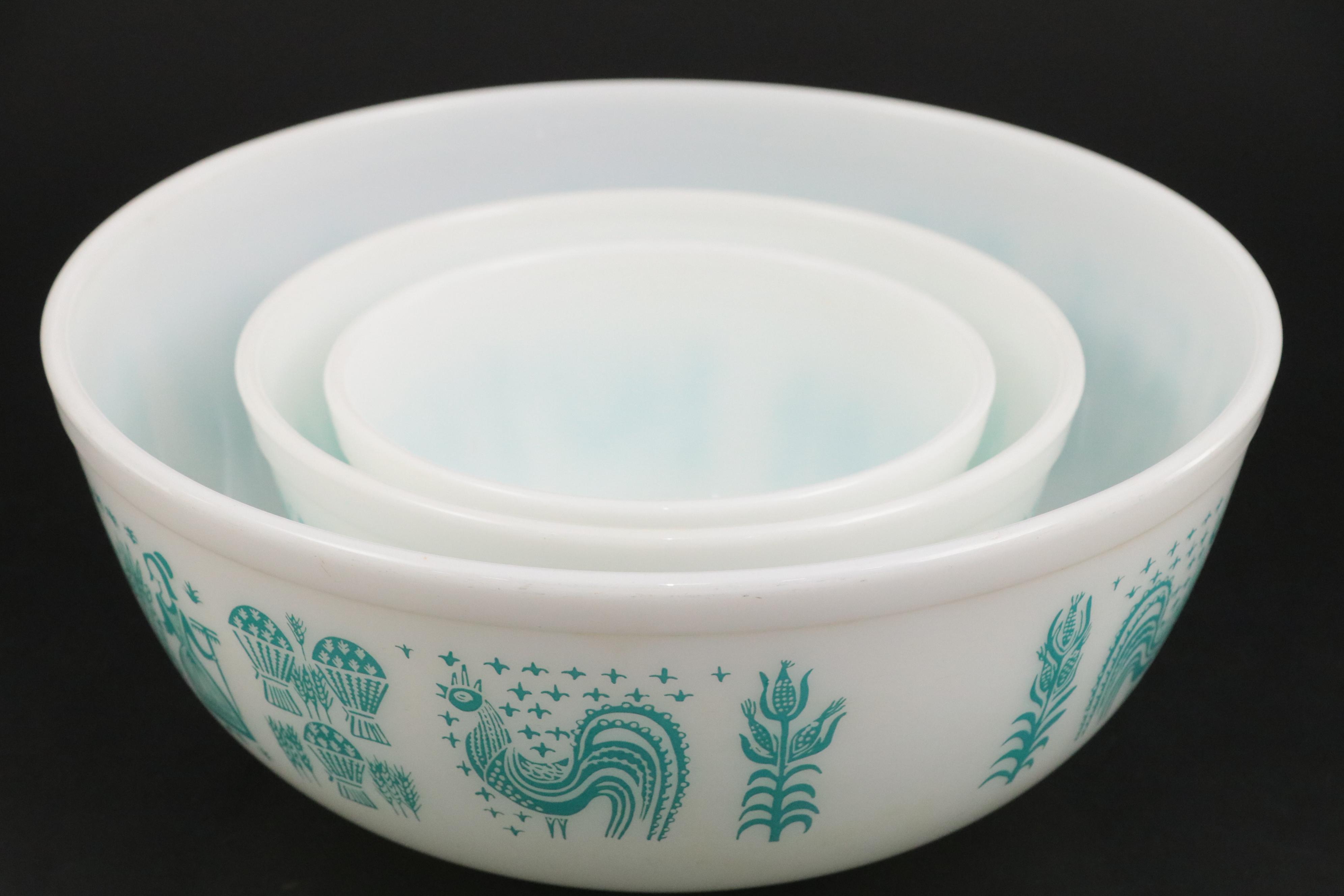 Pyrex "Butterprint" Nesting Bowls, Mid-20th Century