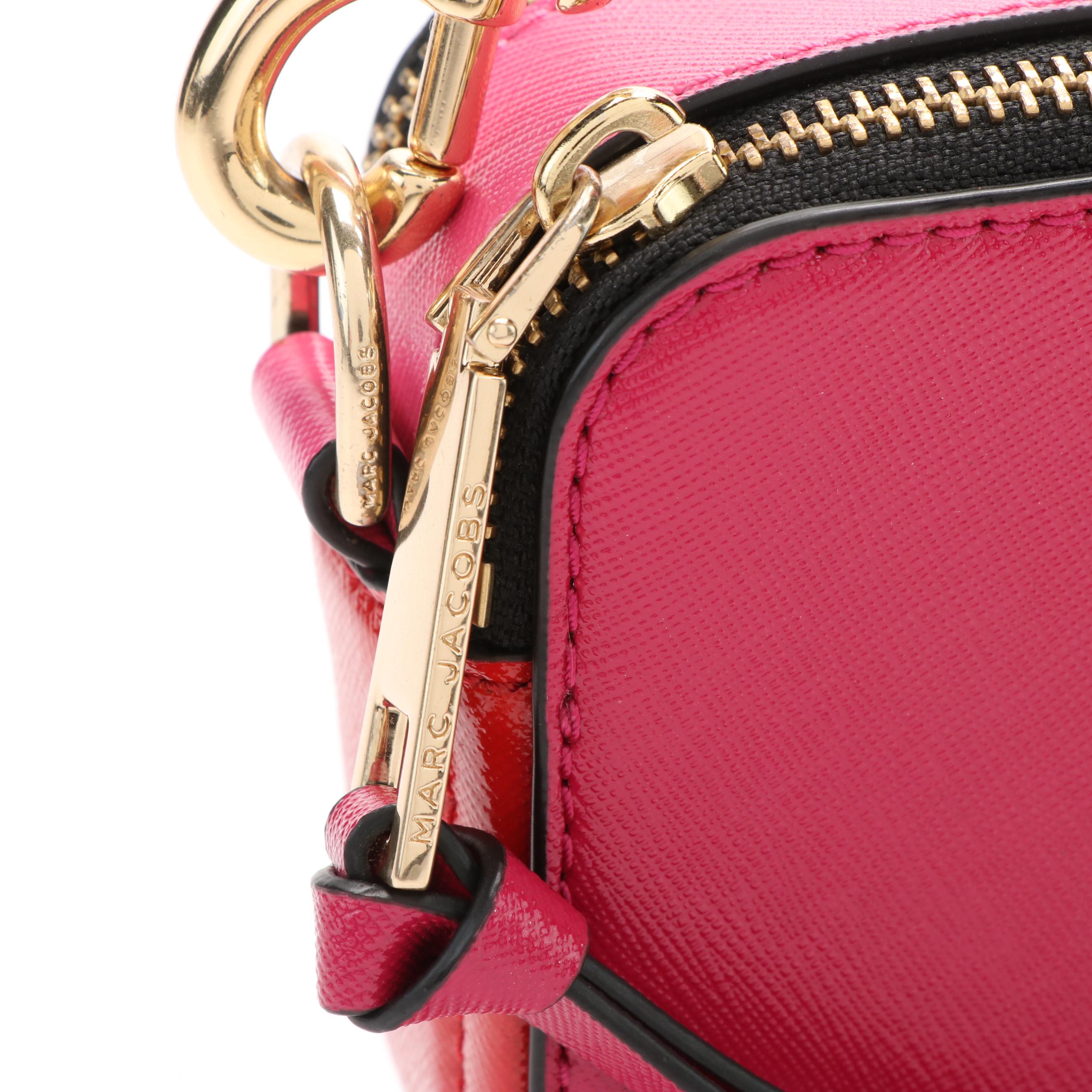 Marc Jacobs The Snapshot Crossbody Bag in Shiny Pink Colorblock Saffiano Leather