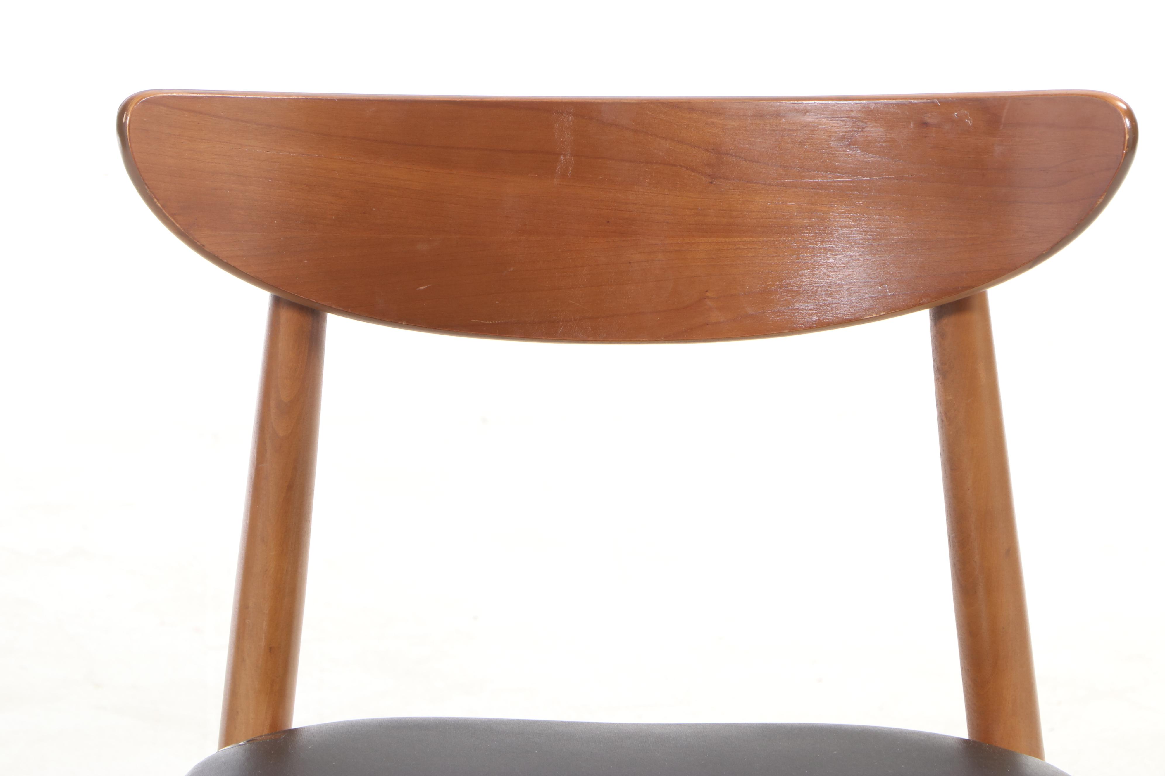 Stanley Furniture Mid Century Modern Walnut Student Desk and Chair, 1970s