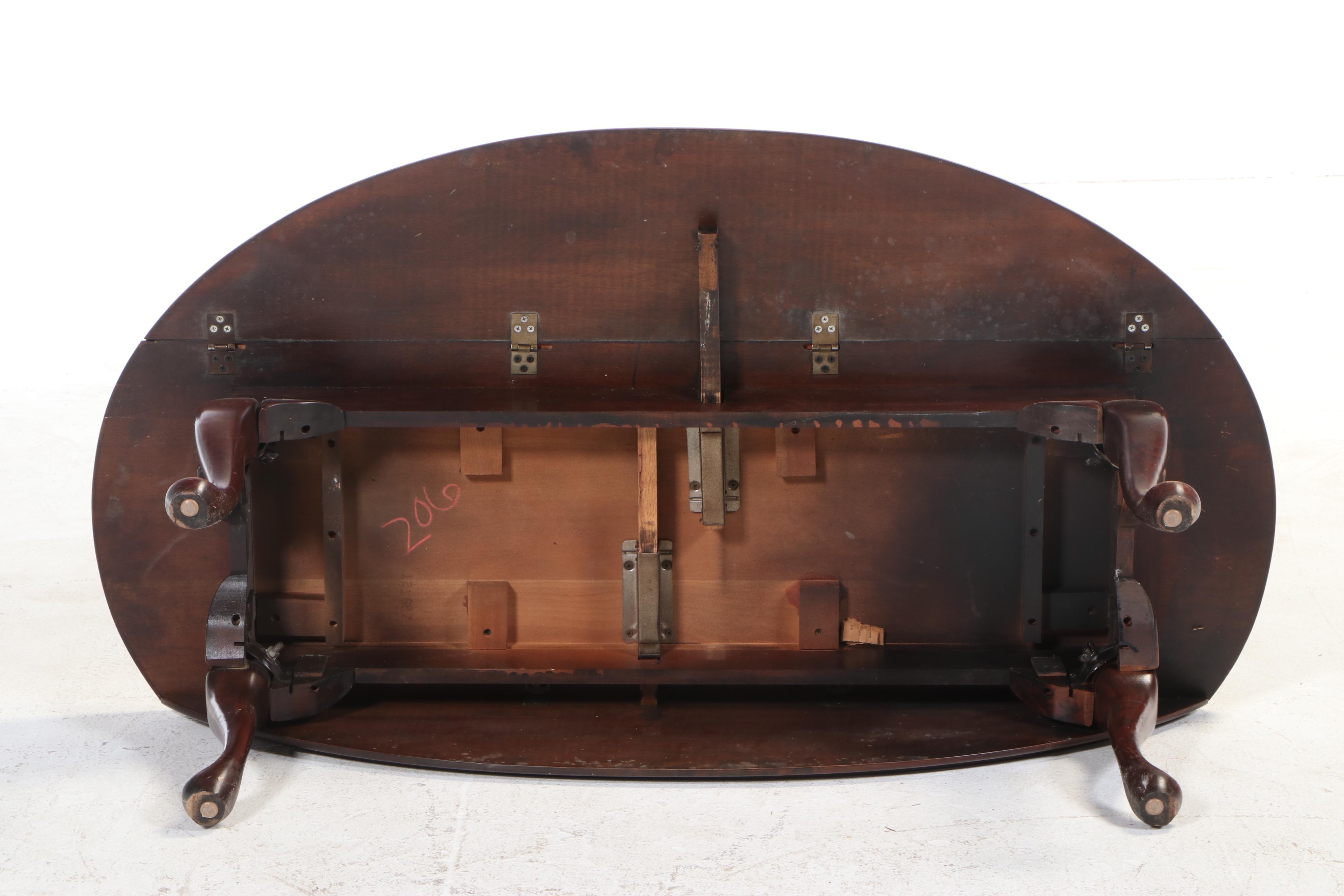 Queen Anne Style Mottled Mahogany Finish Drop Leaf Coffee Table