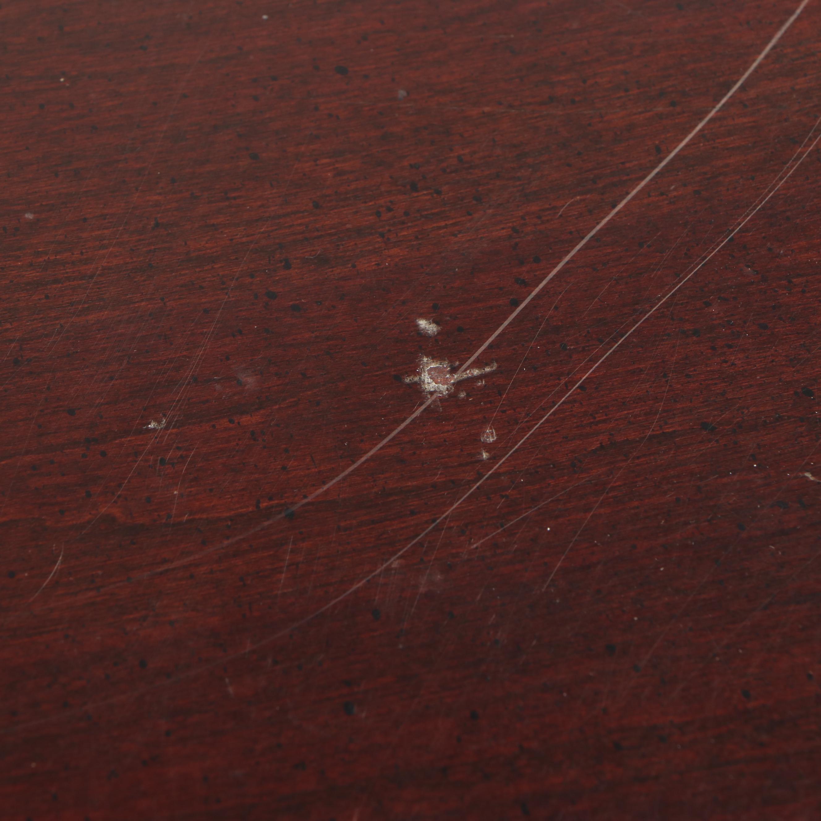 Queen Anne Style Mottled Mahogany Finish Drop Leaf Coffee Table