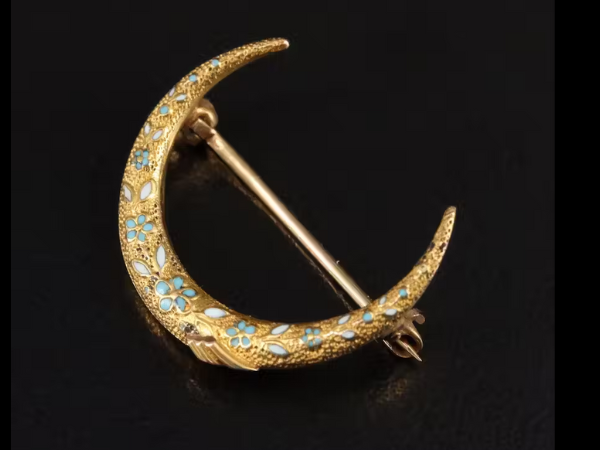 Antiques, Framed Art, Vintage Jewelry, Décor & Home Furnishings