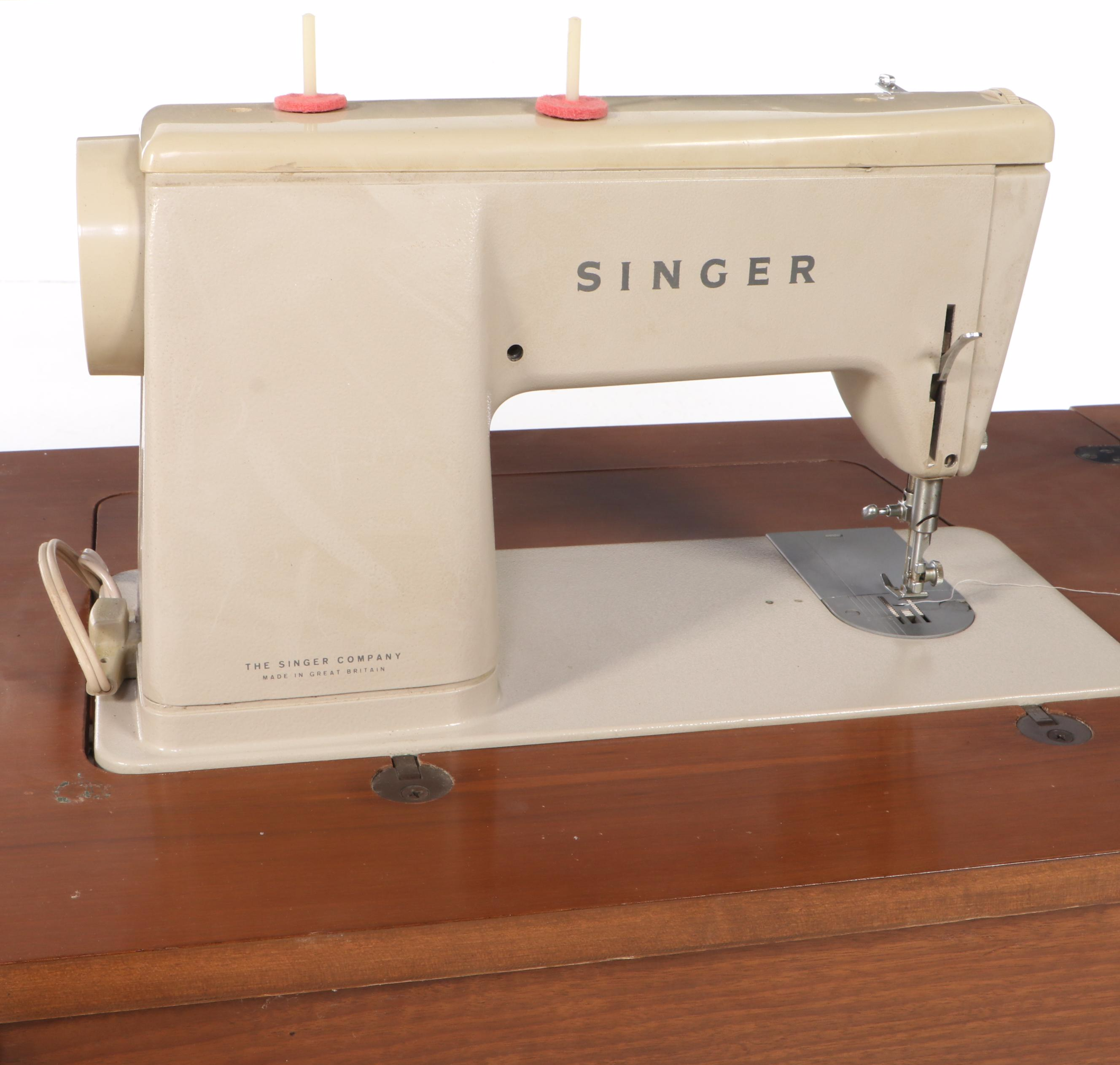 Singer ZigZag Model 457 Sewing Machine with Table, circa 1960s