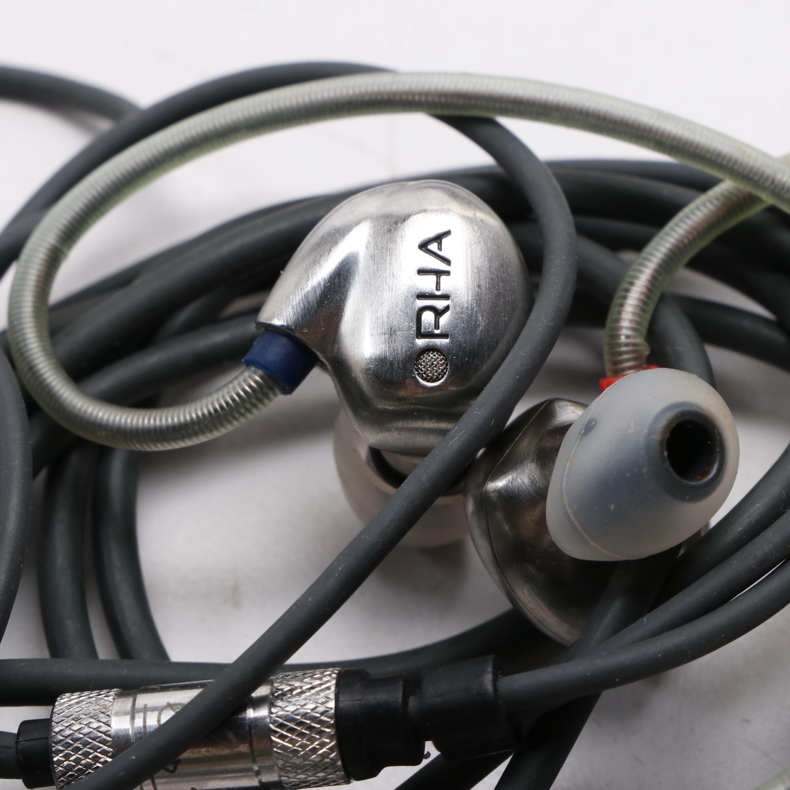 Beats by Dre Solo HD Red Edition On-Ear Headphones with In-Ear Wired Headphones