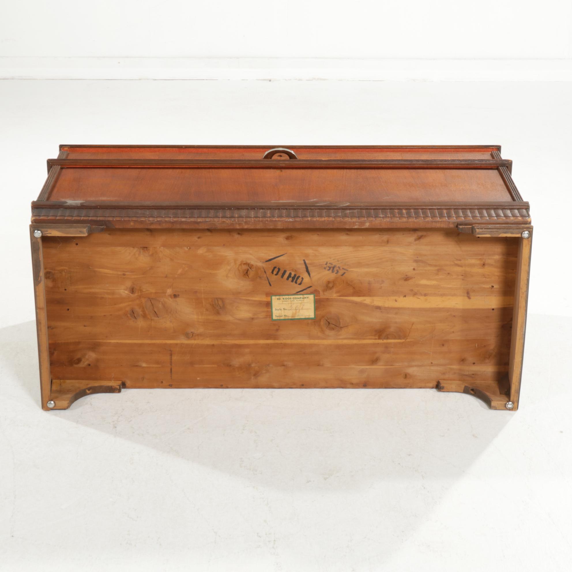 Ed Roos Company Art Deco Style Cedar Chest, Early to Mid-20th Century