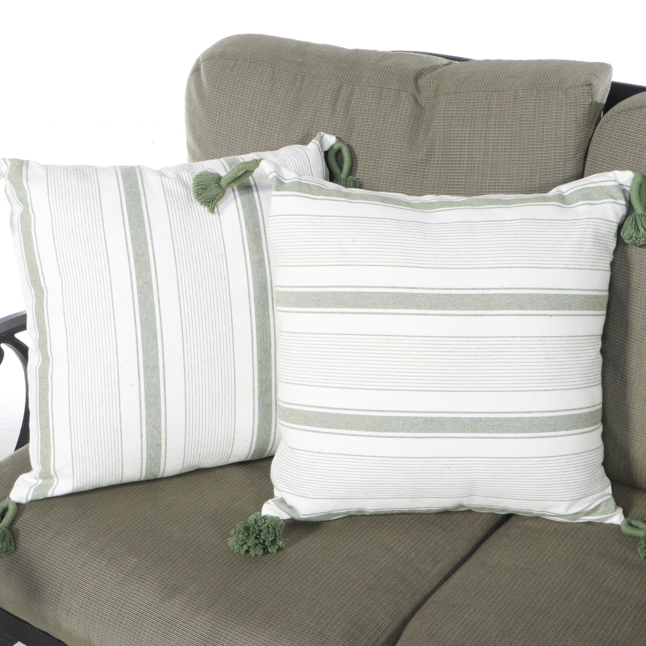 Contemporary Cast Aluminum Patio Lounge Seating Set