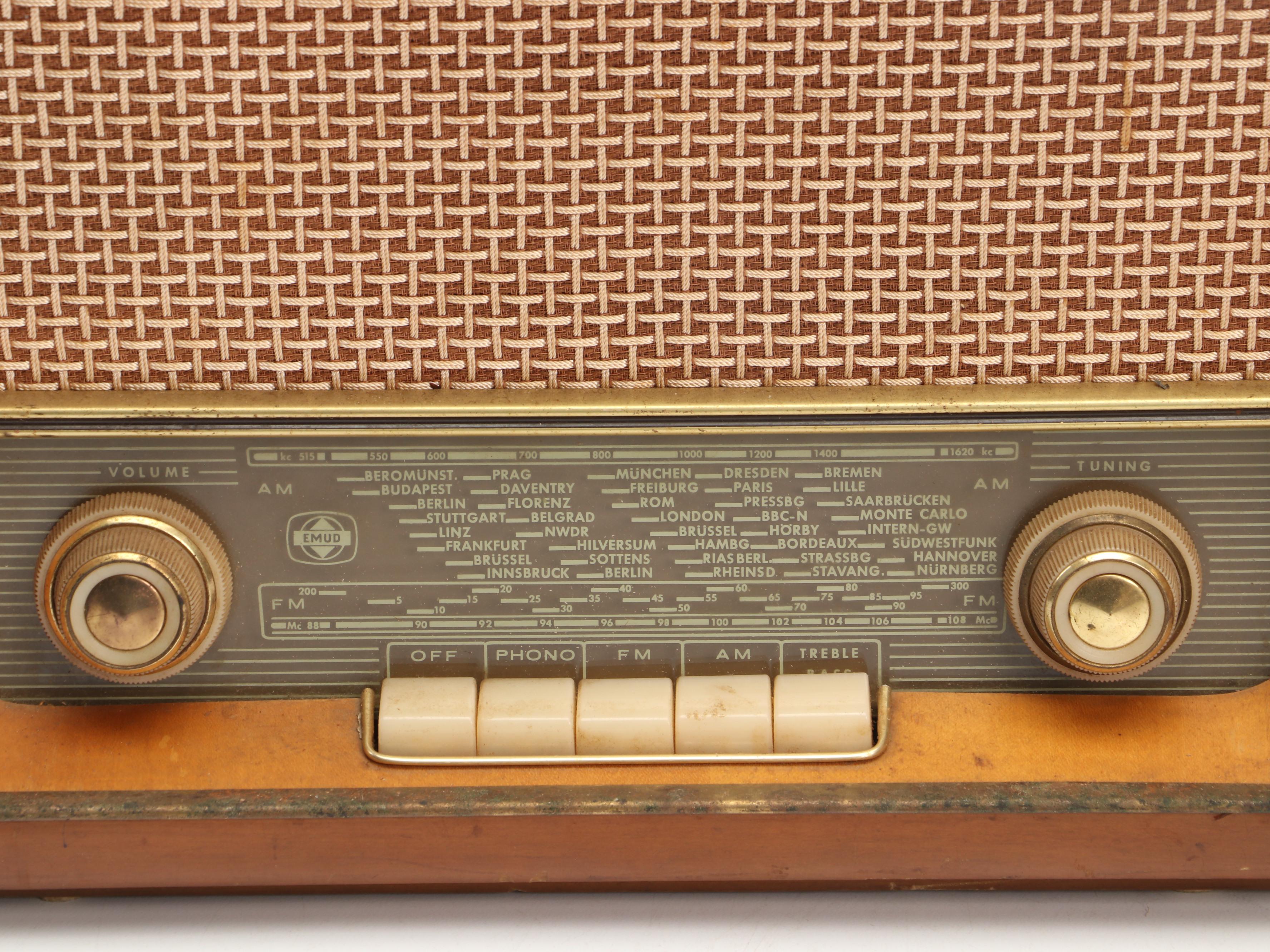 Zenith Chassis 8 Long Distance Radio and EMUD Rekord Junior 196 Tube Radio