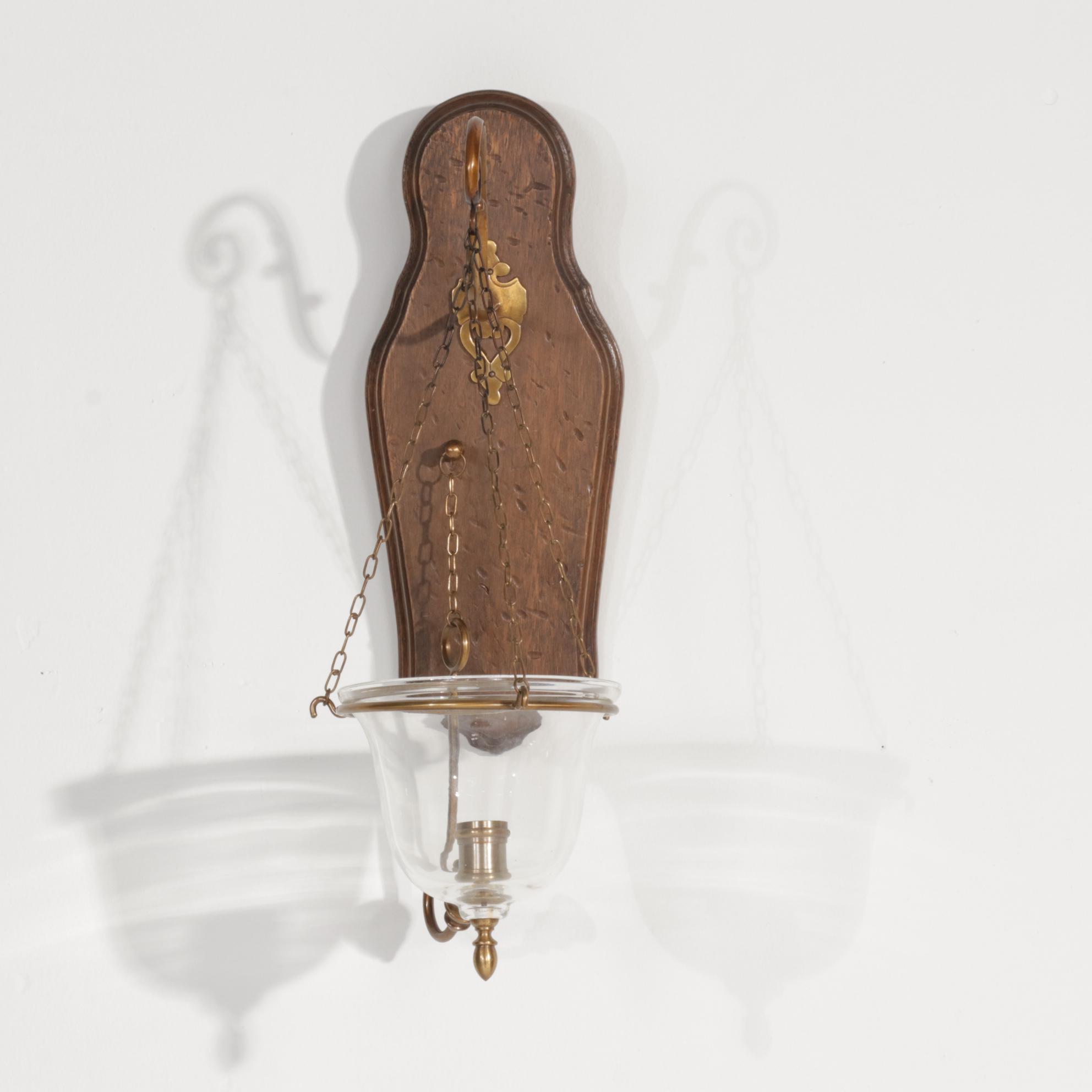 Glass Bottles, Longaberger Baskets, Electric Lamp and Other Primitive Decor