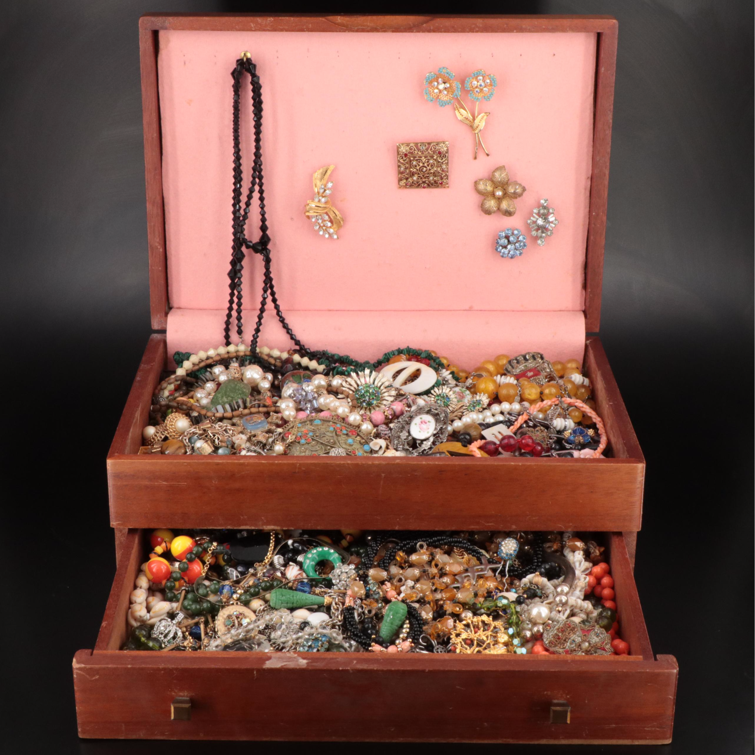 Uncommon Discoveries: Jewelry Collection
