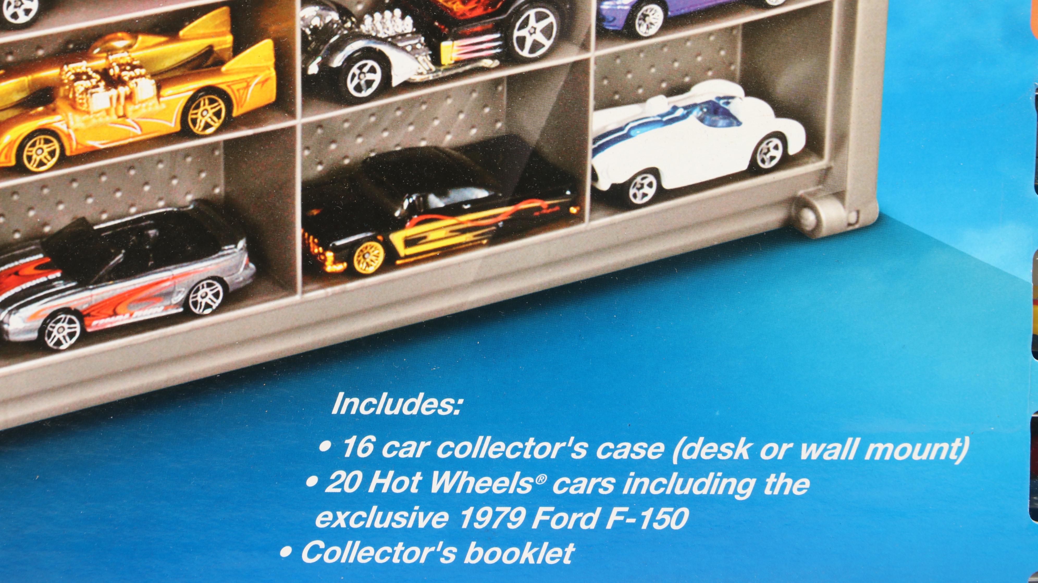 Hot Wheels Plastic  Collector's Case with 20 Included Cars, 2007