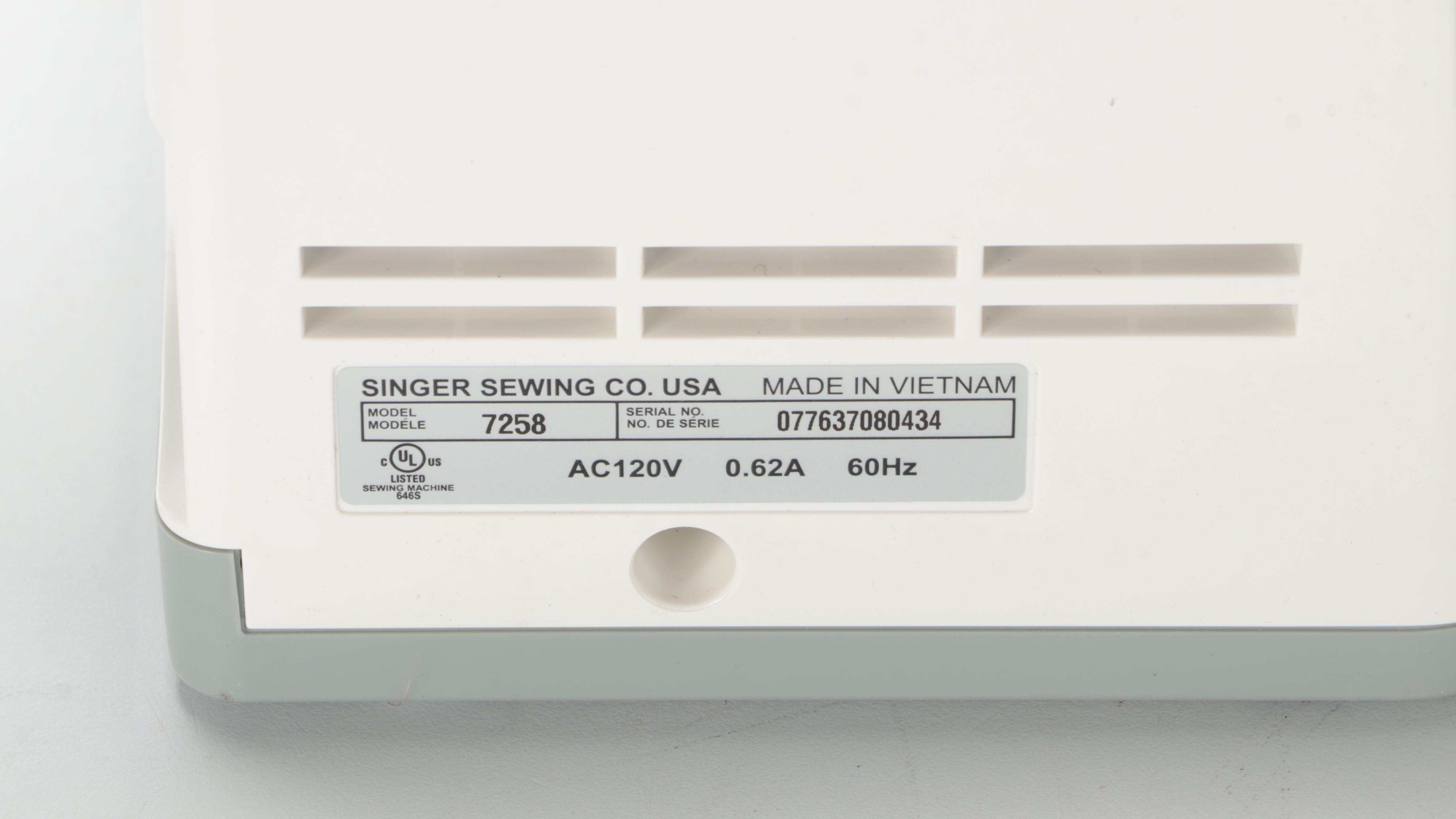 Singer Stylist Sewing Machine with Accessories