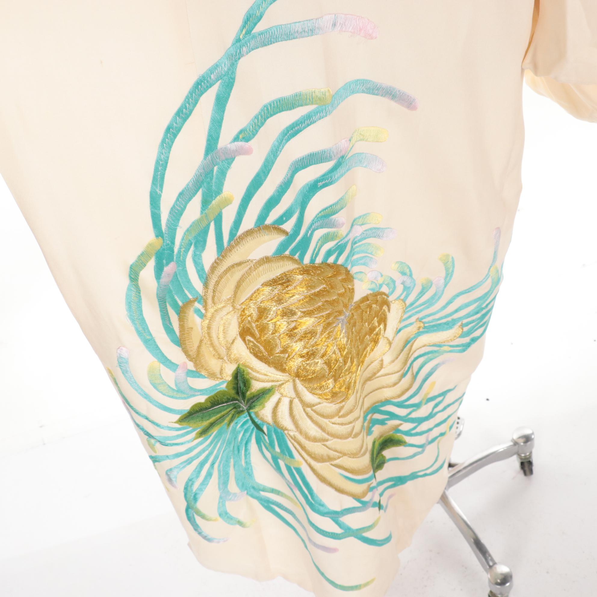 Japanese Spider Chrysanthemum Embroidered Kimono Robe