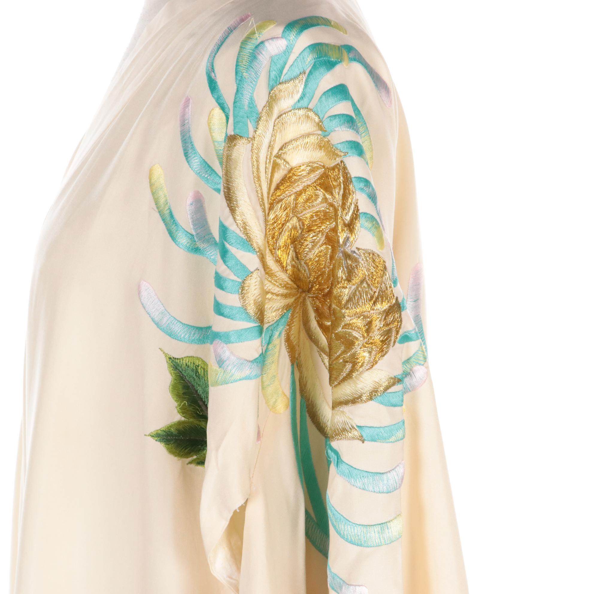 Japanese Spider Chrysanthemum Embroidered Kimono Robe