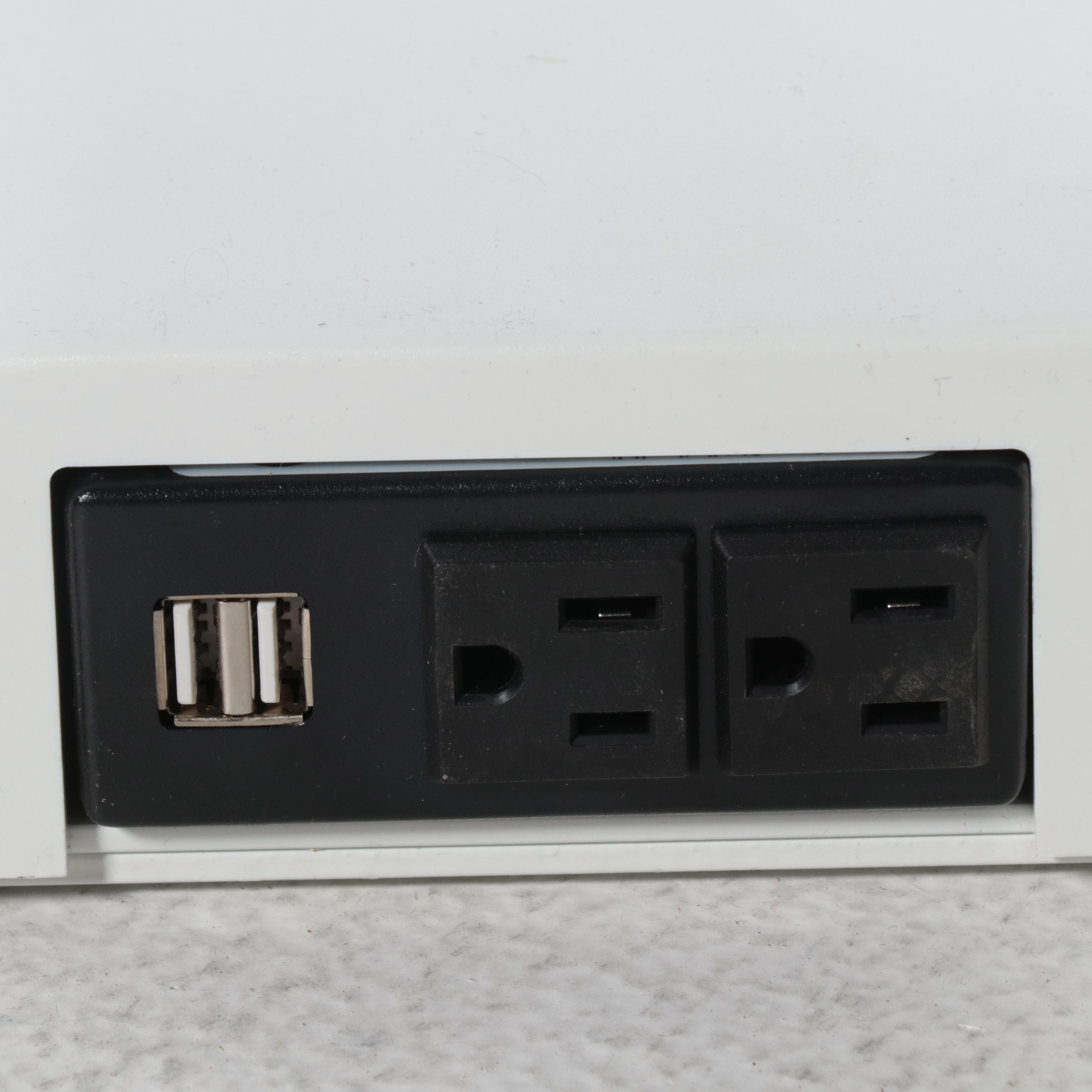 Safco Soar Electric Desktop Sit/Stand Dual Monitor Arm