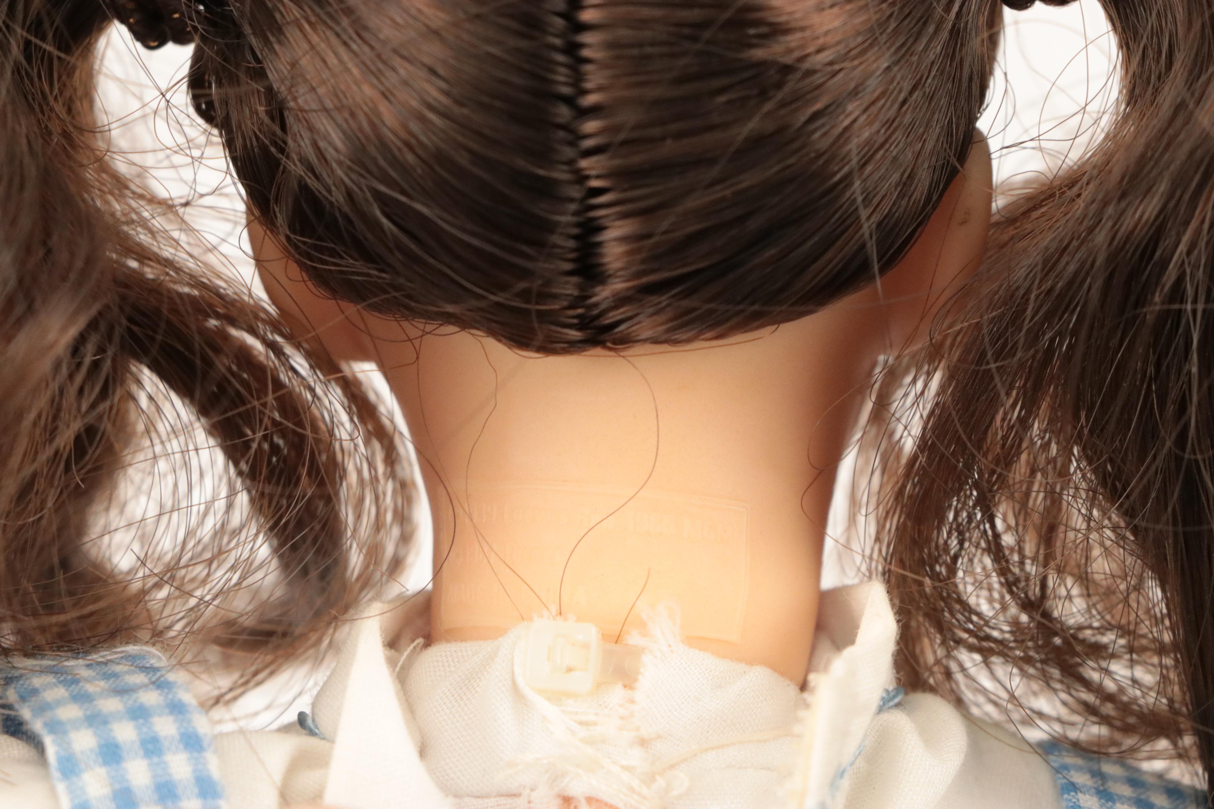 Presents Wizard of Oz Character Dolls with Stands