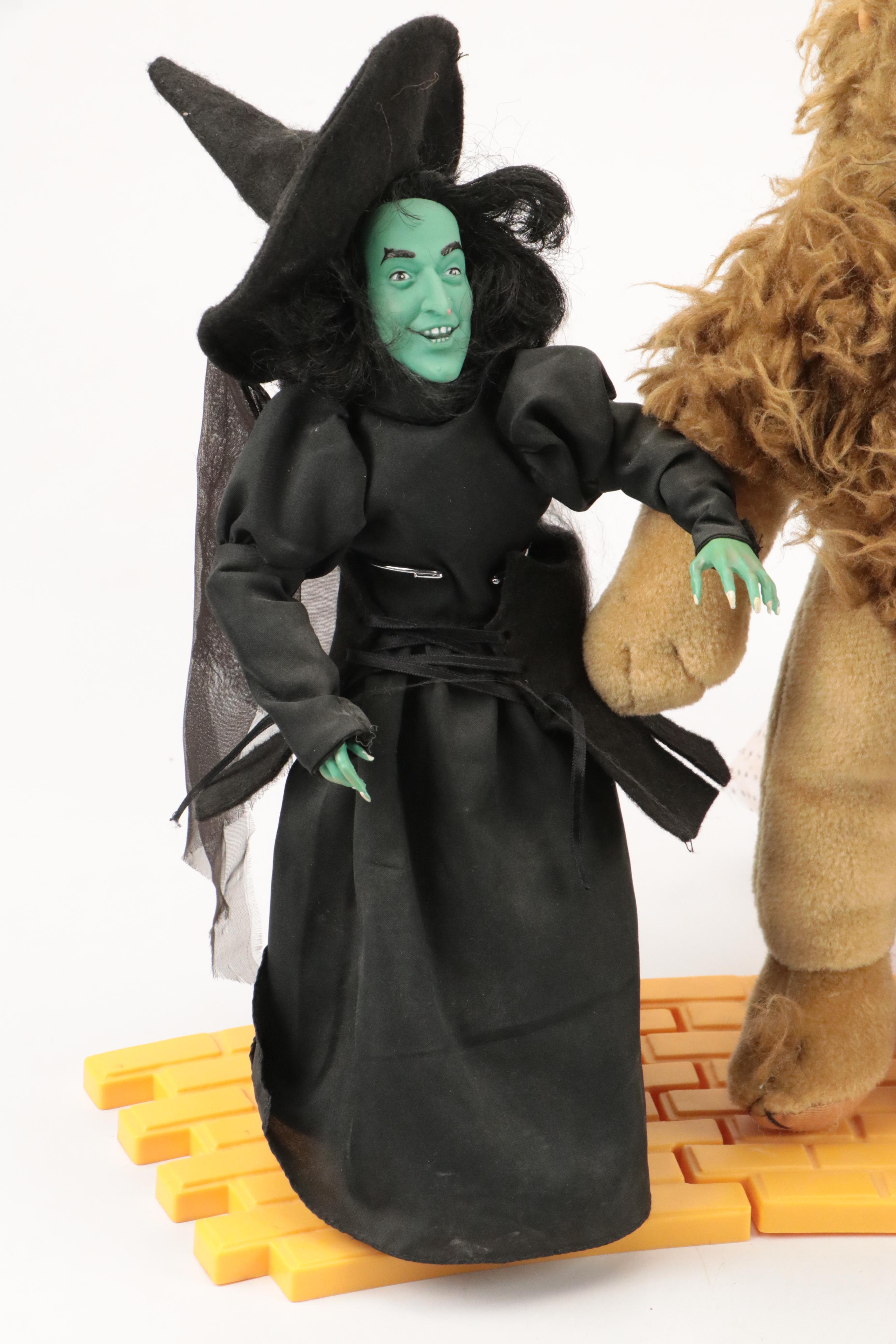 Presents Wizard of Oz Character Dolls with Stands