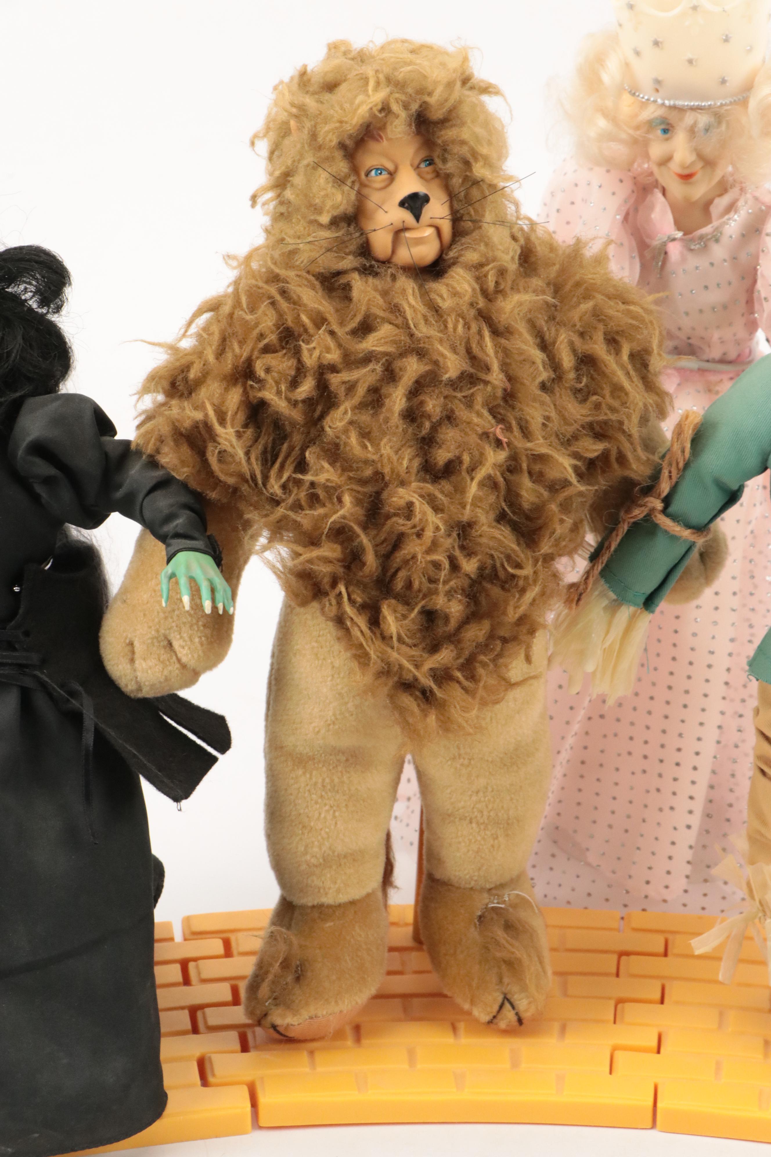 Presents Wizard of Oz Character Dolls with Stands