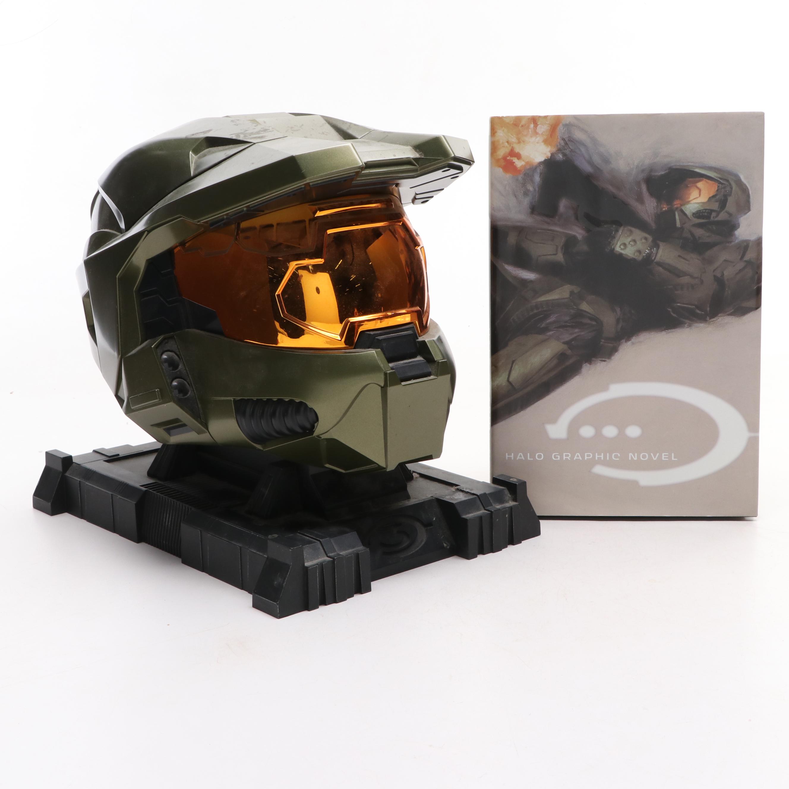Halo 3 Legendary Edition Master Chief Helmet Display on Stand with Graphic Novel