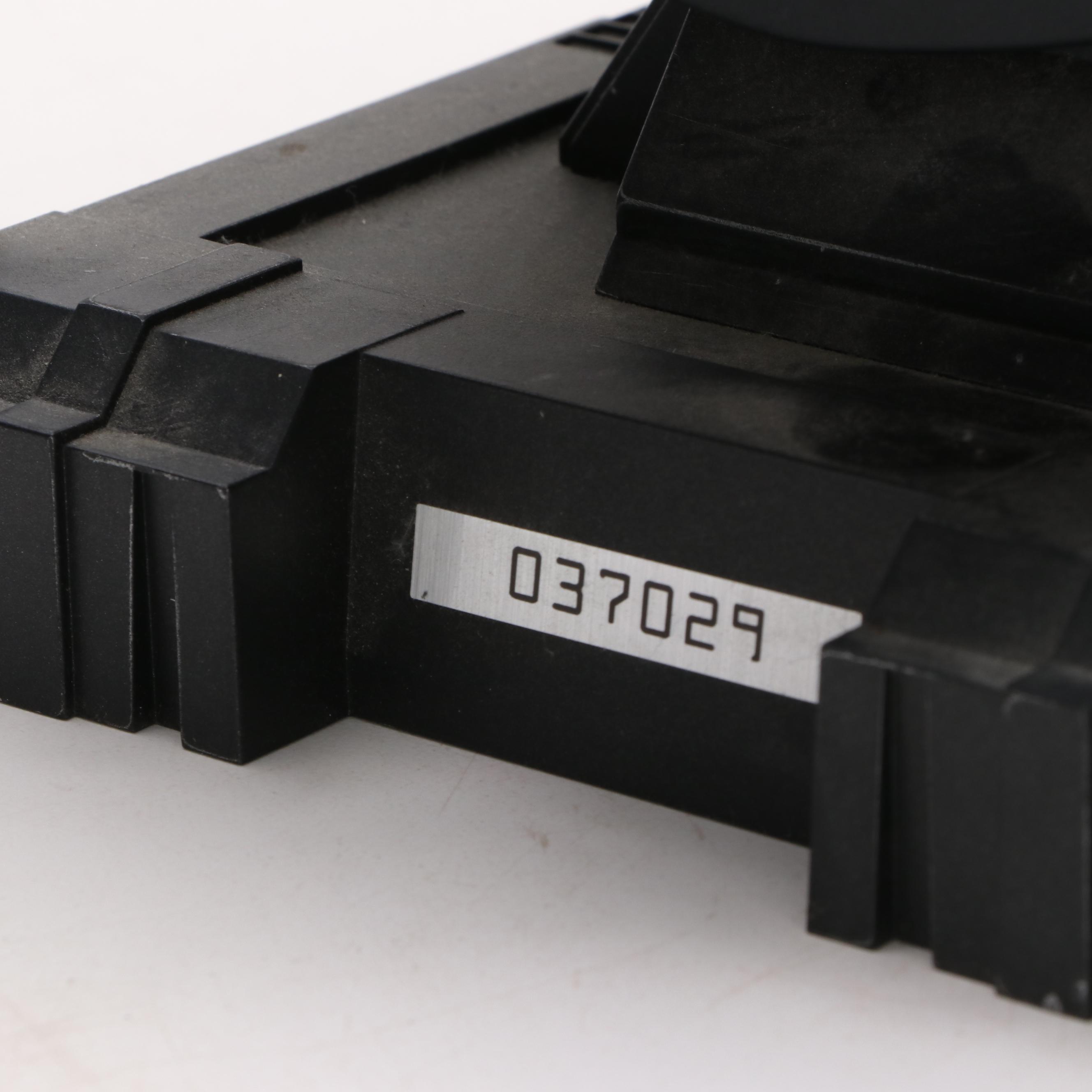 Halo 3 Legendary Edition Master Chief Helmet Display on Stand with Graphic Novel