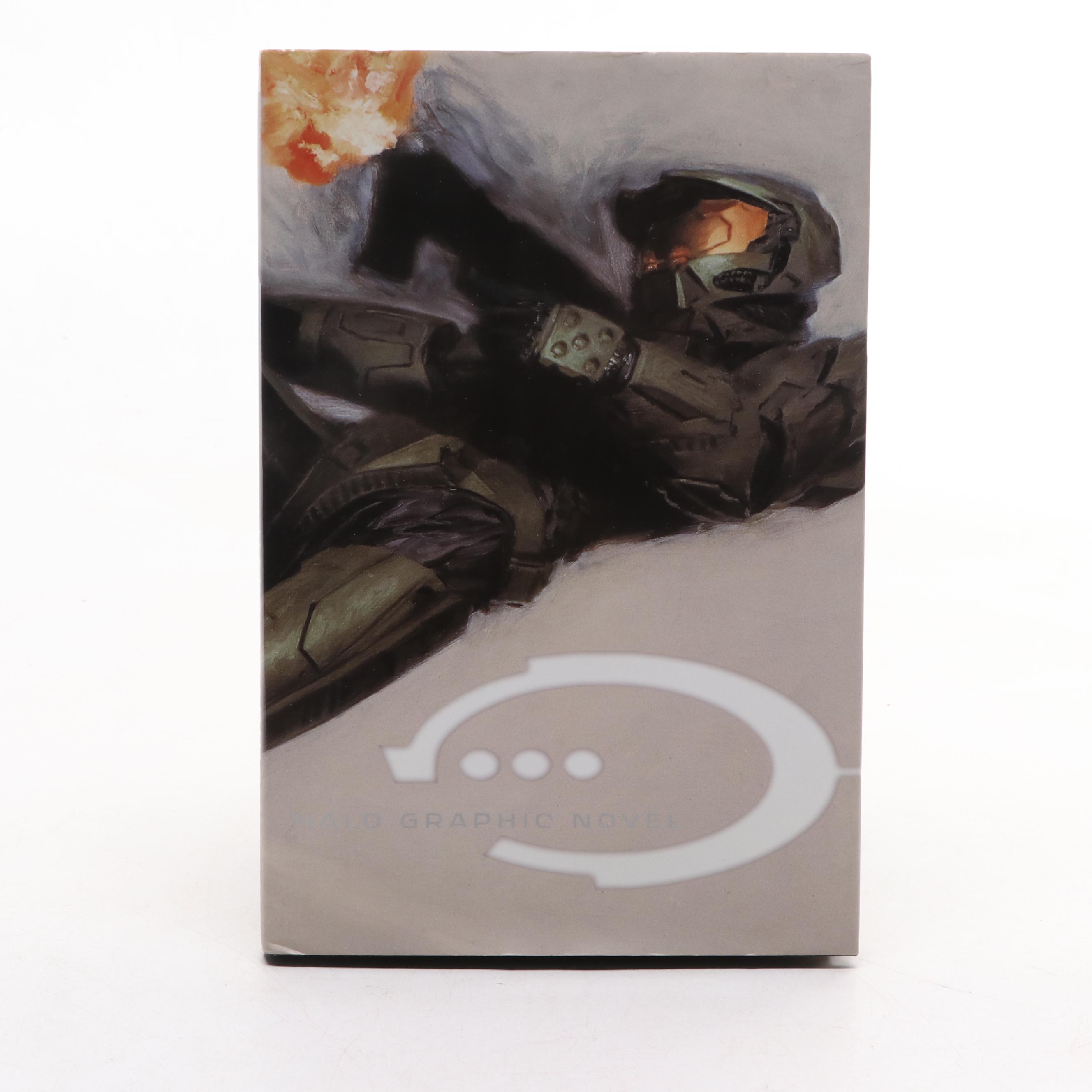 Halo 3 Legendary Edition Master Chief Helmet Display on Stand with Graphic Novel