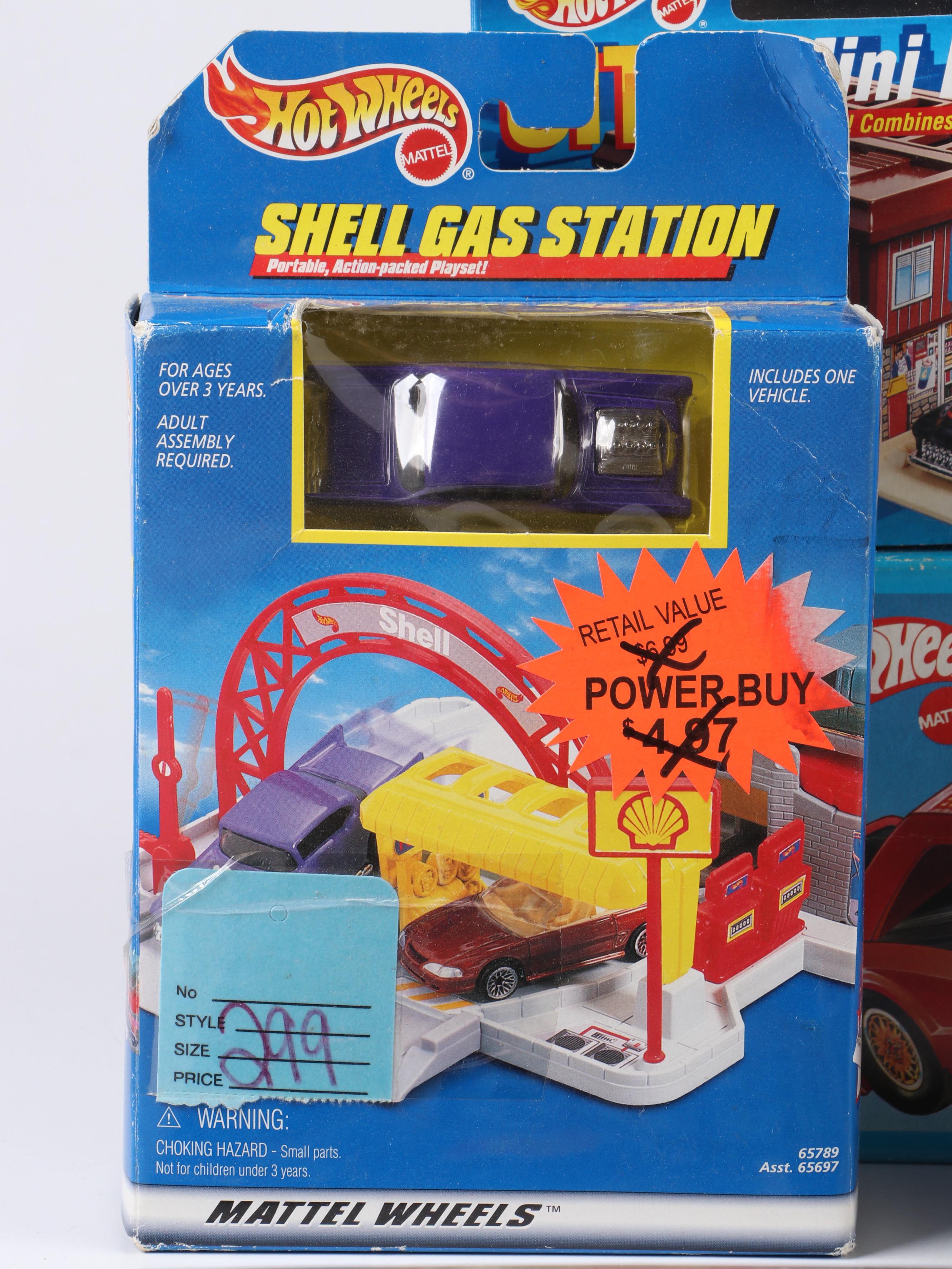 Hot Wheels "Shell Gas Station", "'66 Batmobile" and More