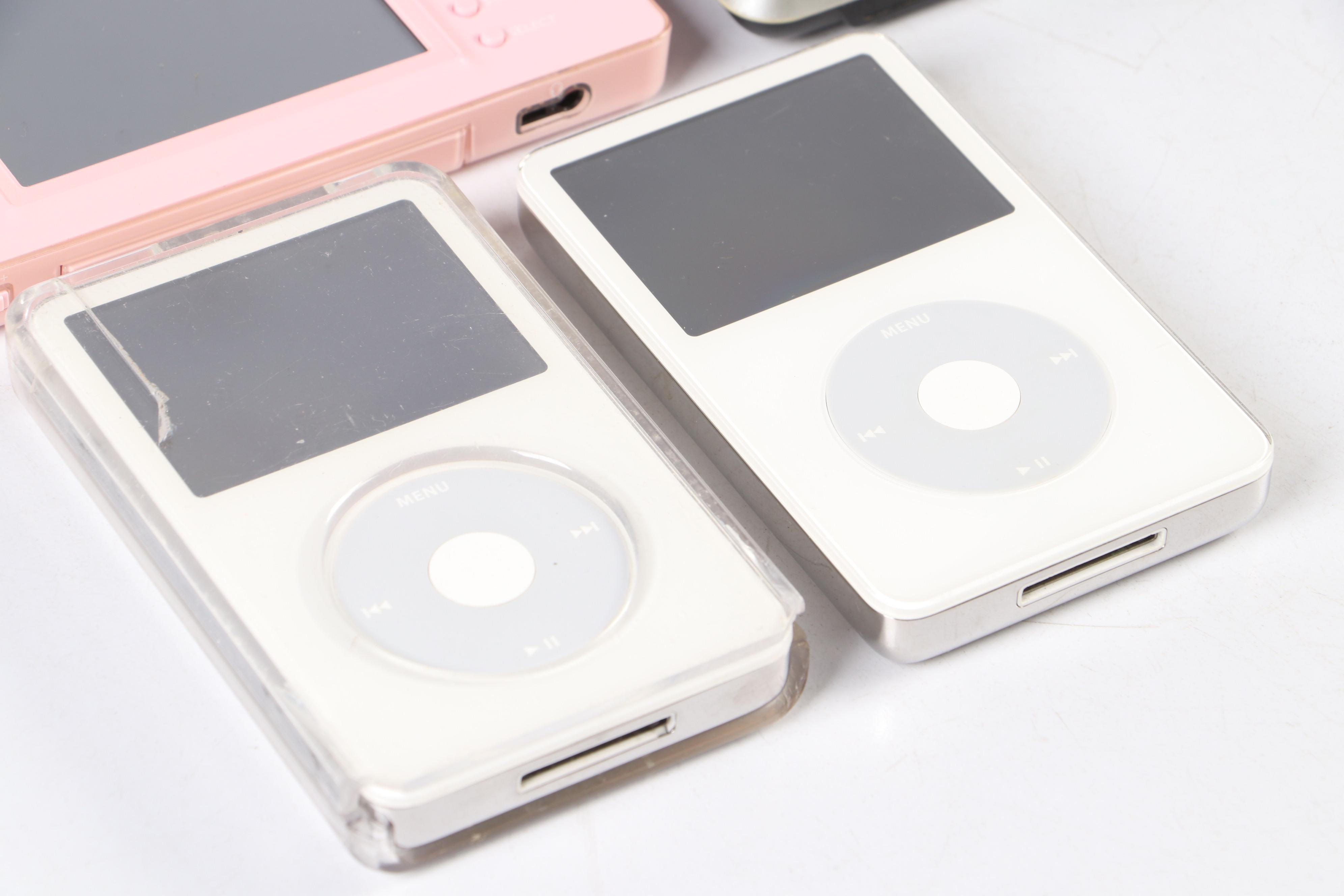 Nintendo DS and DS Lite with 60GB and 80GB Apple iPods