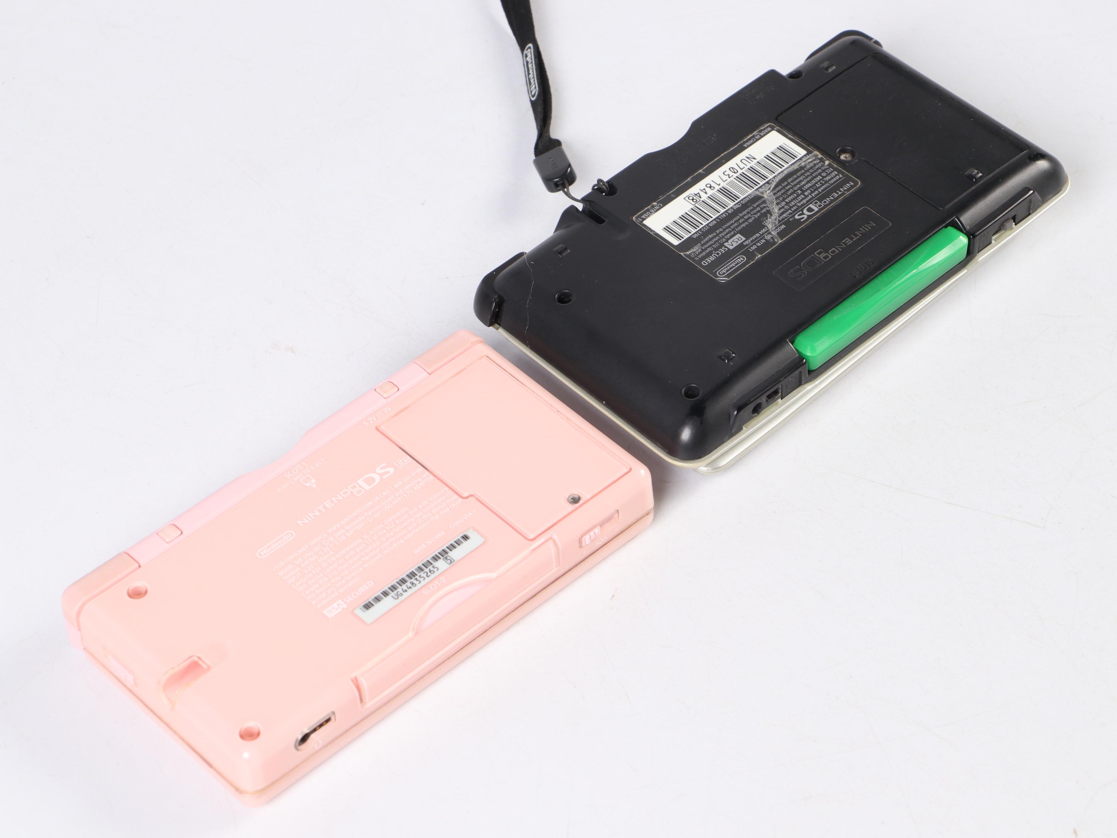 Nintendo DS and DS Lite with 60GB and 80GB Apple iPods