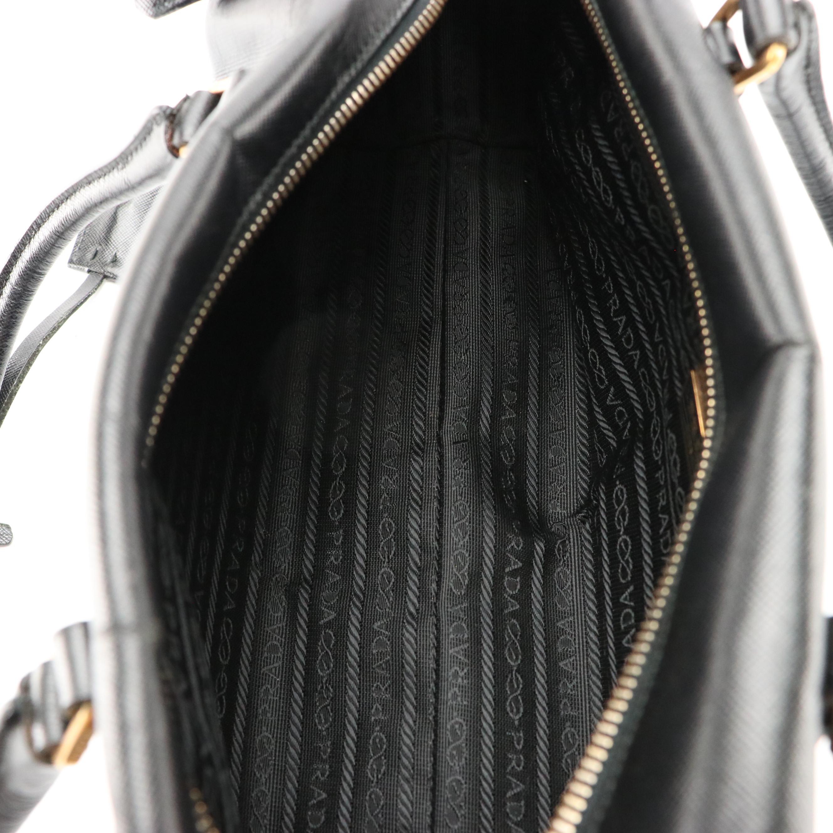 Prada Shoulder Bag in Black Saffiano Leather