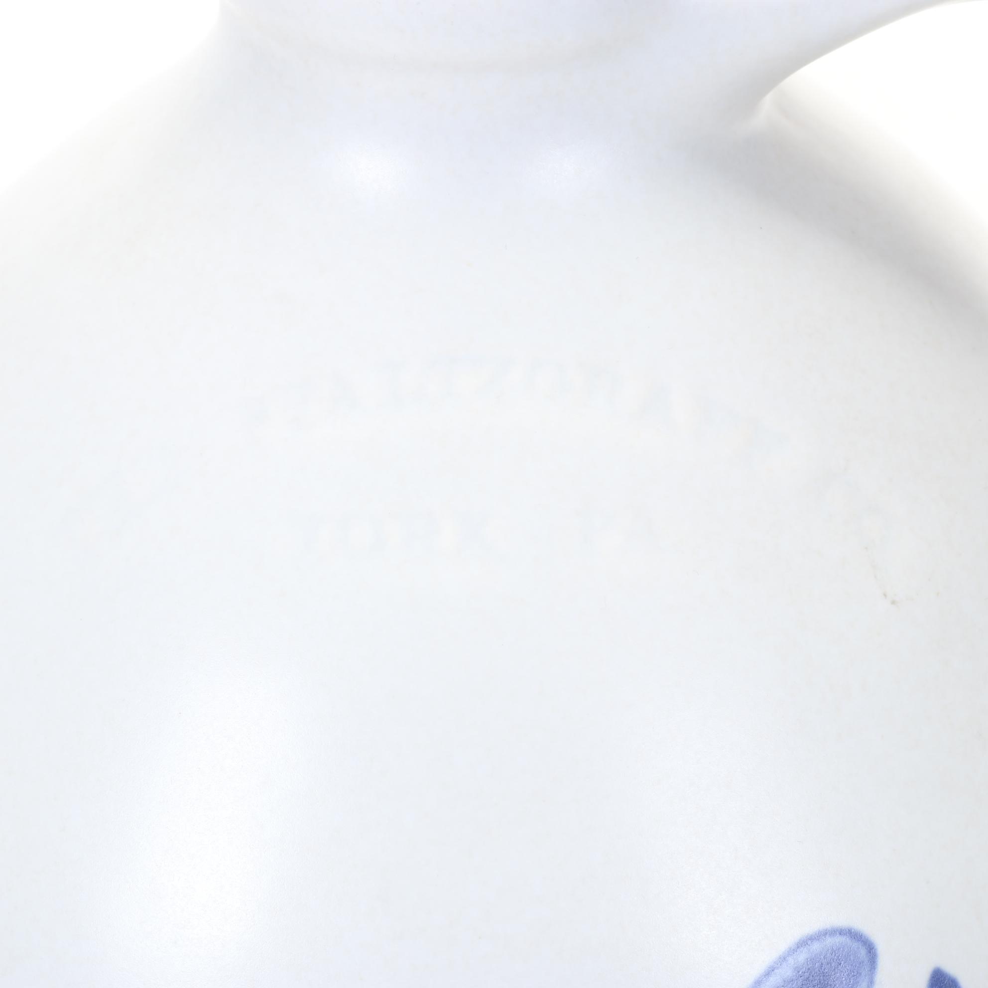 Pfaltzgraff "Yorktowne" Table Lamp and Signed Art Pottery Featuring Nafziger