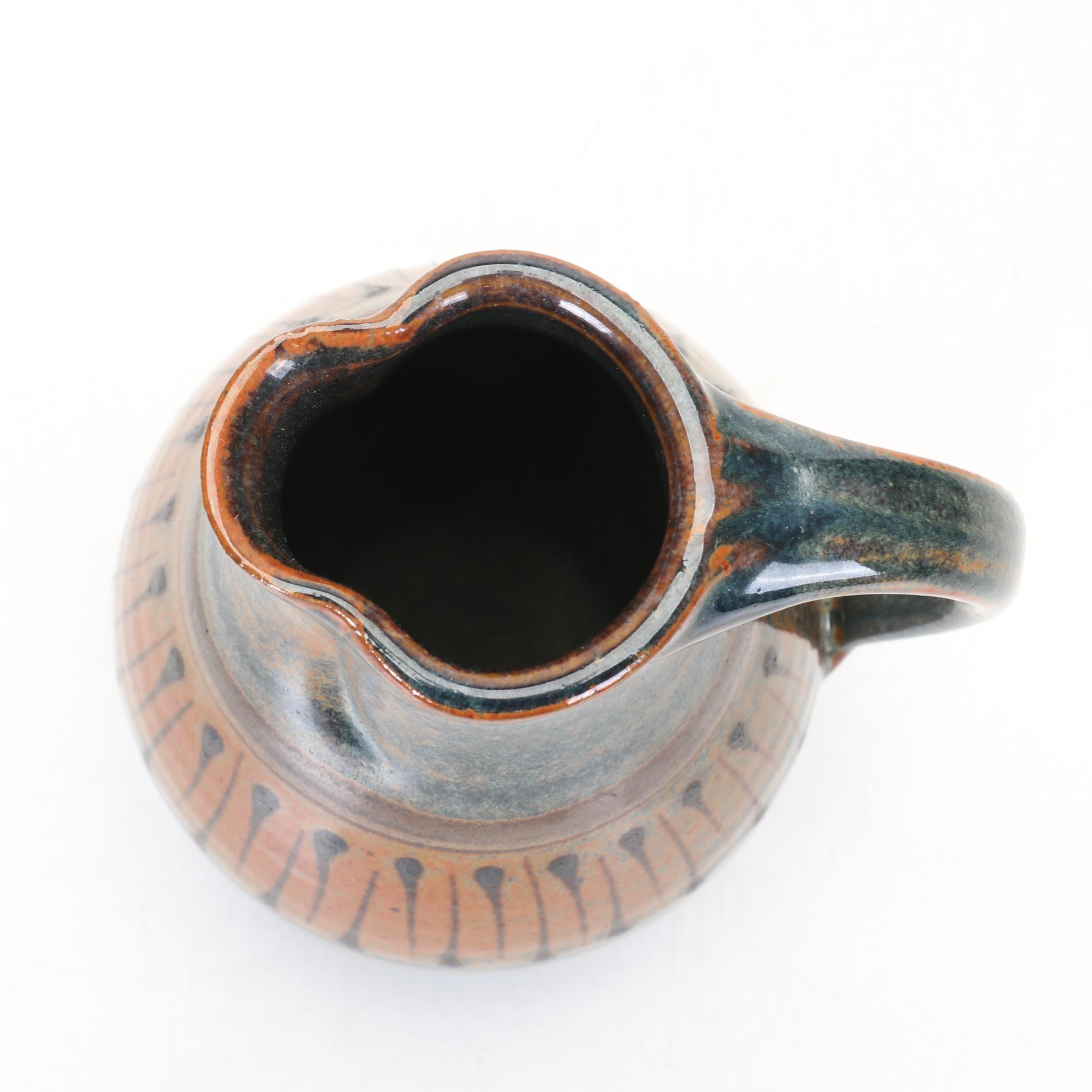 Pfaltzgraff "Yorktowne" Table Lamp and Signed Art Pottery Featuring Nafziger