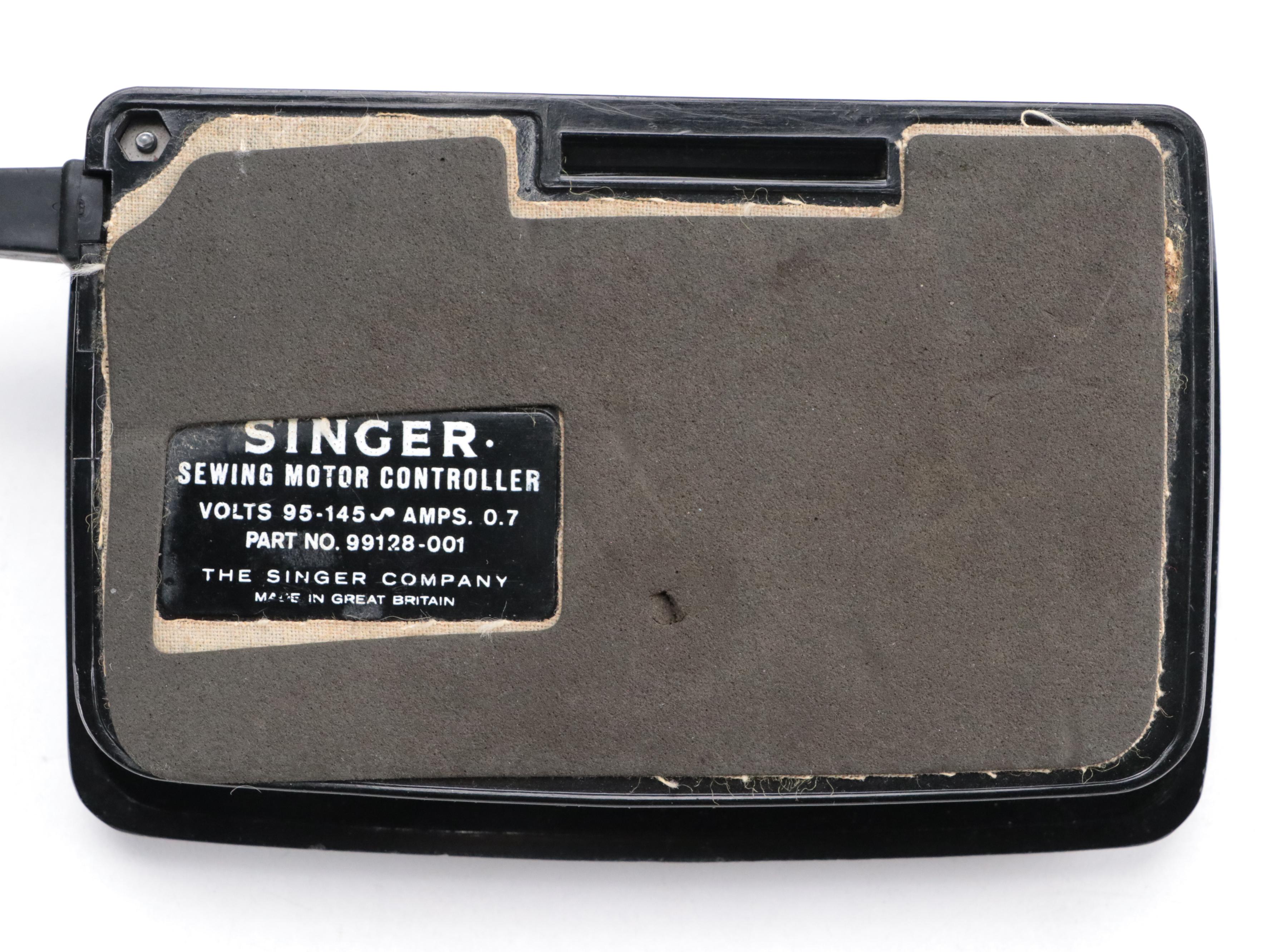 Singer 221K Featherweight Portable Sewing Machine, Mid-20th Century