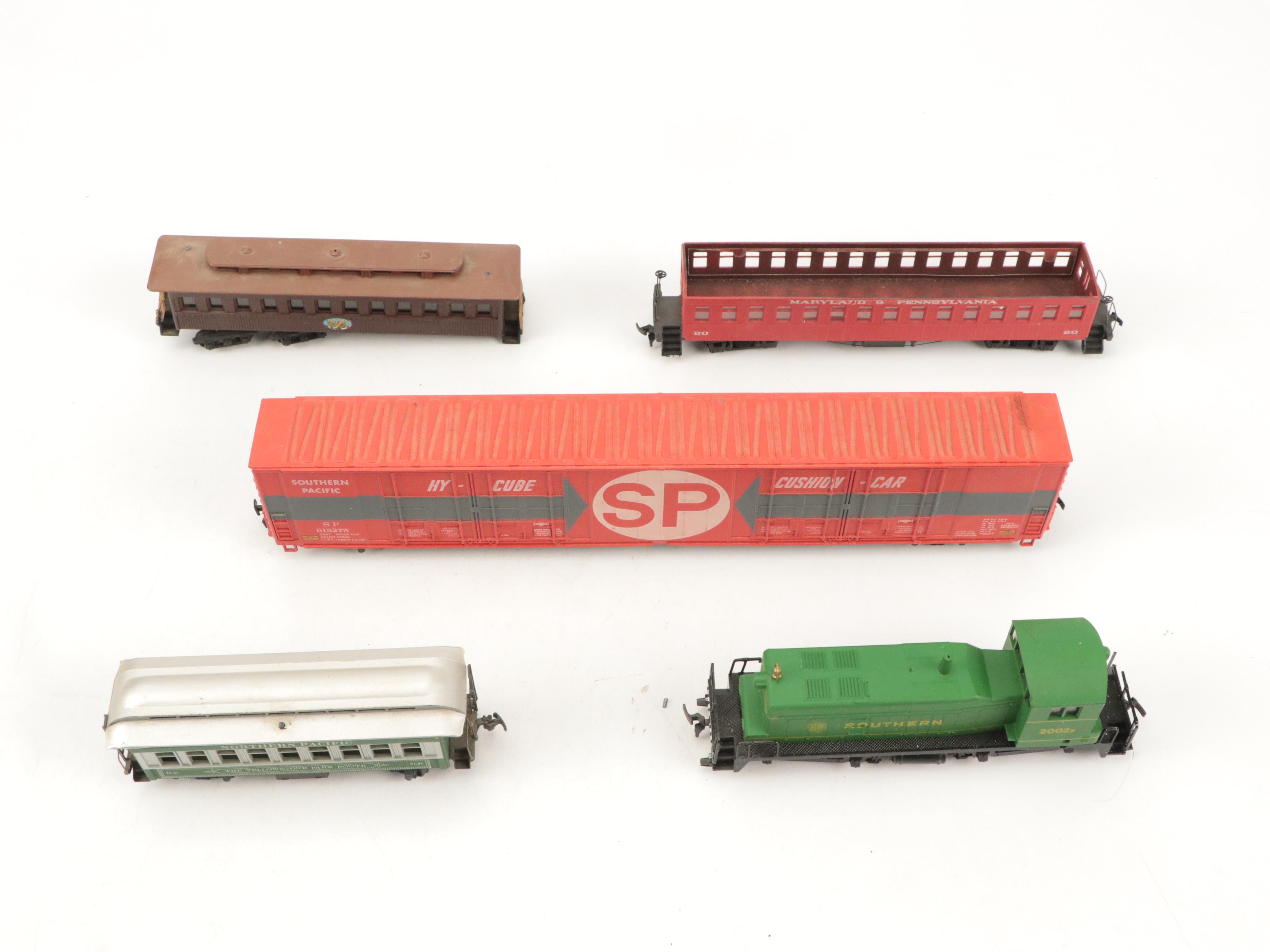 Athearn and Other HO Scale Train Cars and Accessories, Mid to Late 20th Century