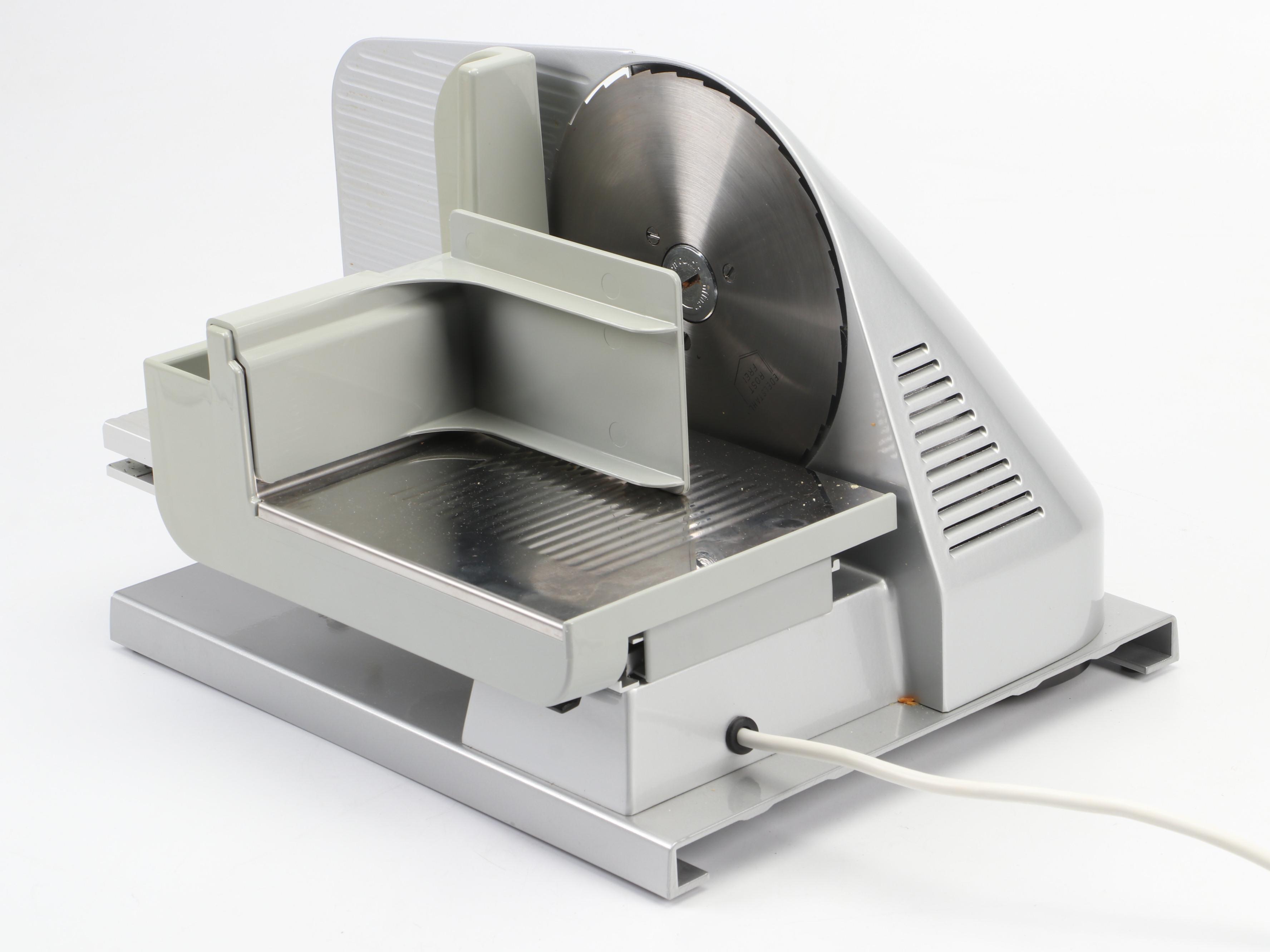 Chef's Choice International Meat Slicer and Fine Edge Blade with More