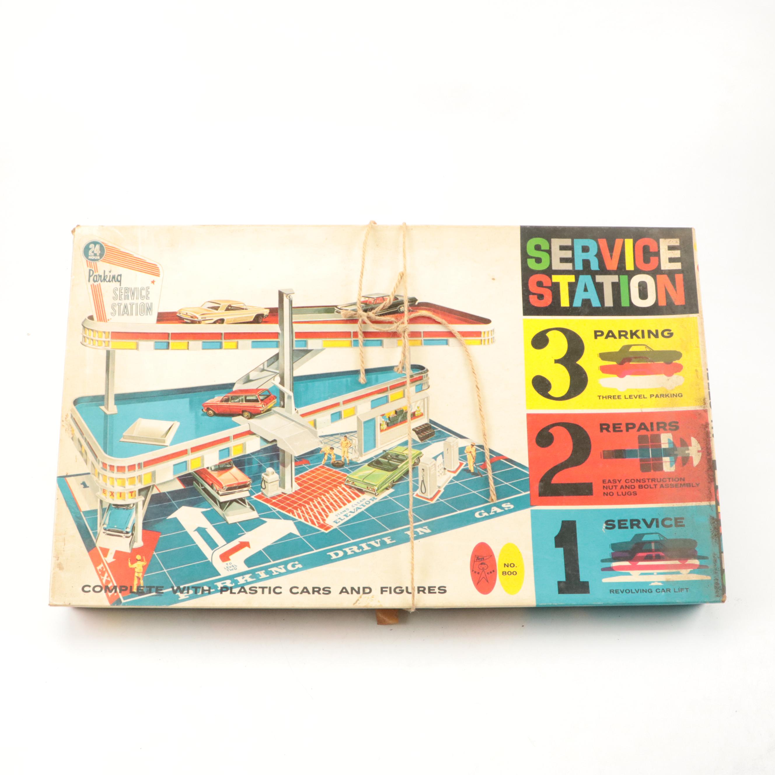 Hasbro, Hot Wheels, Kenner, and More Race Tracks and Accessories for Toy Cars