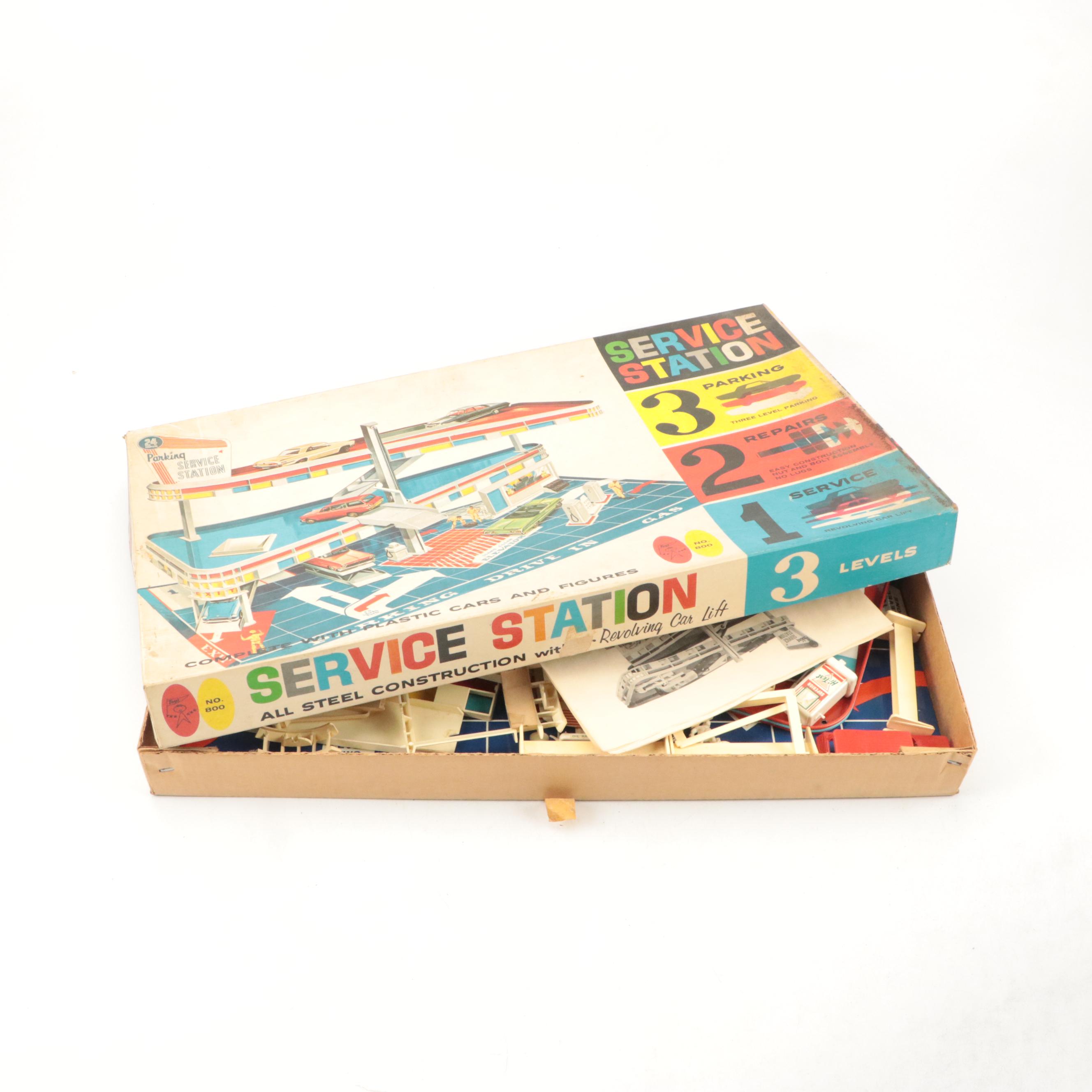 Hasbro, Hot Wheels, Kenner, and More Race Tracks and Accessories for Toy Cars