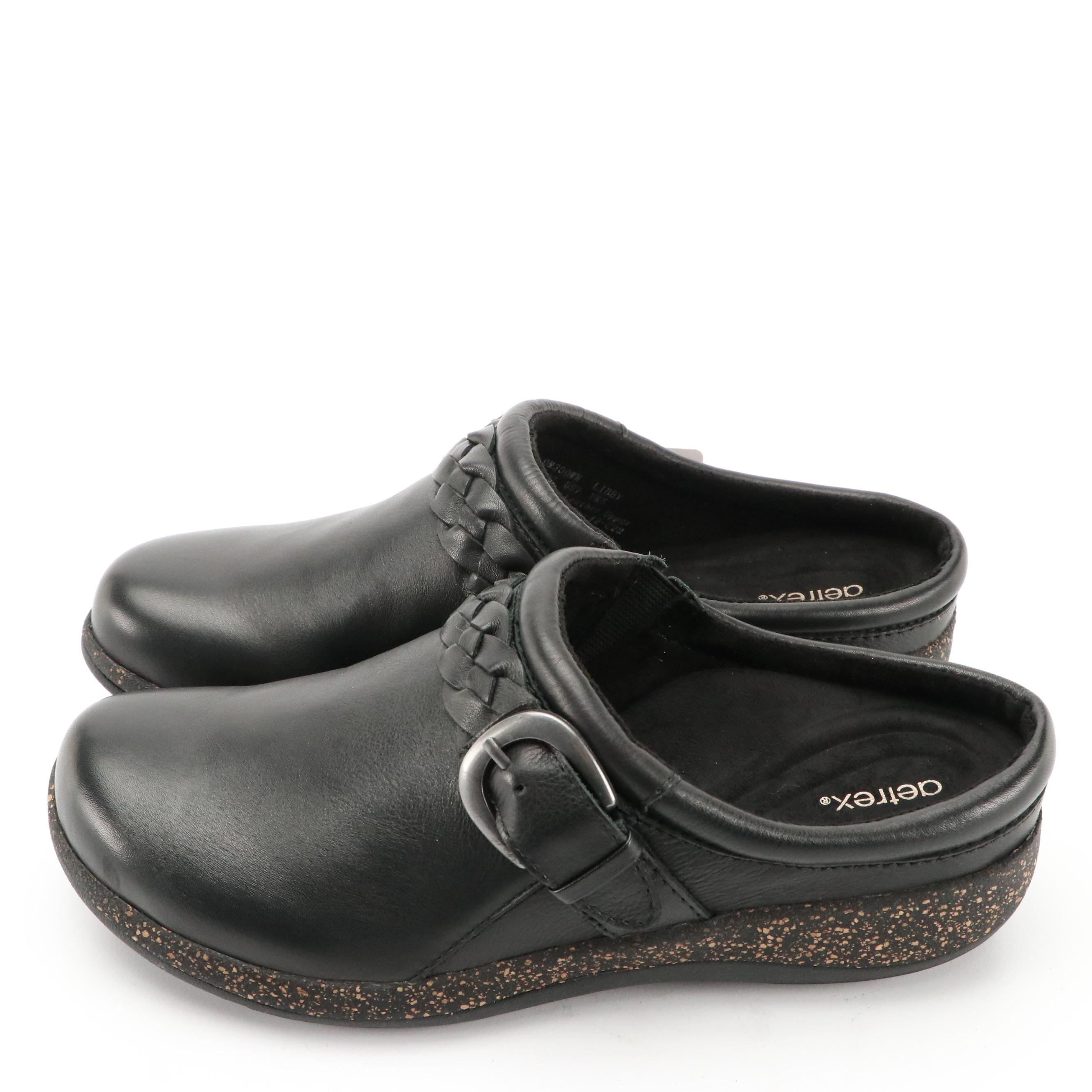 Aetrex Libby Clogs in Black with Boxes, NWT