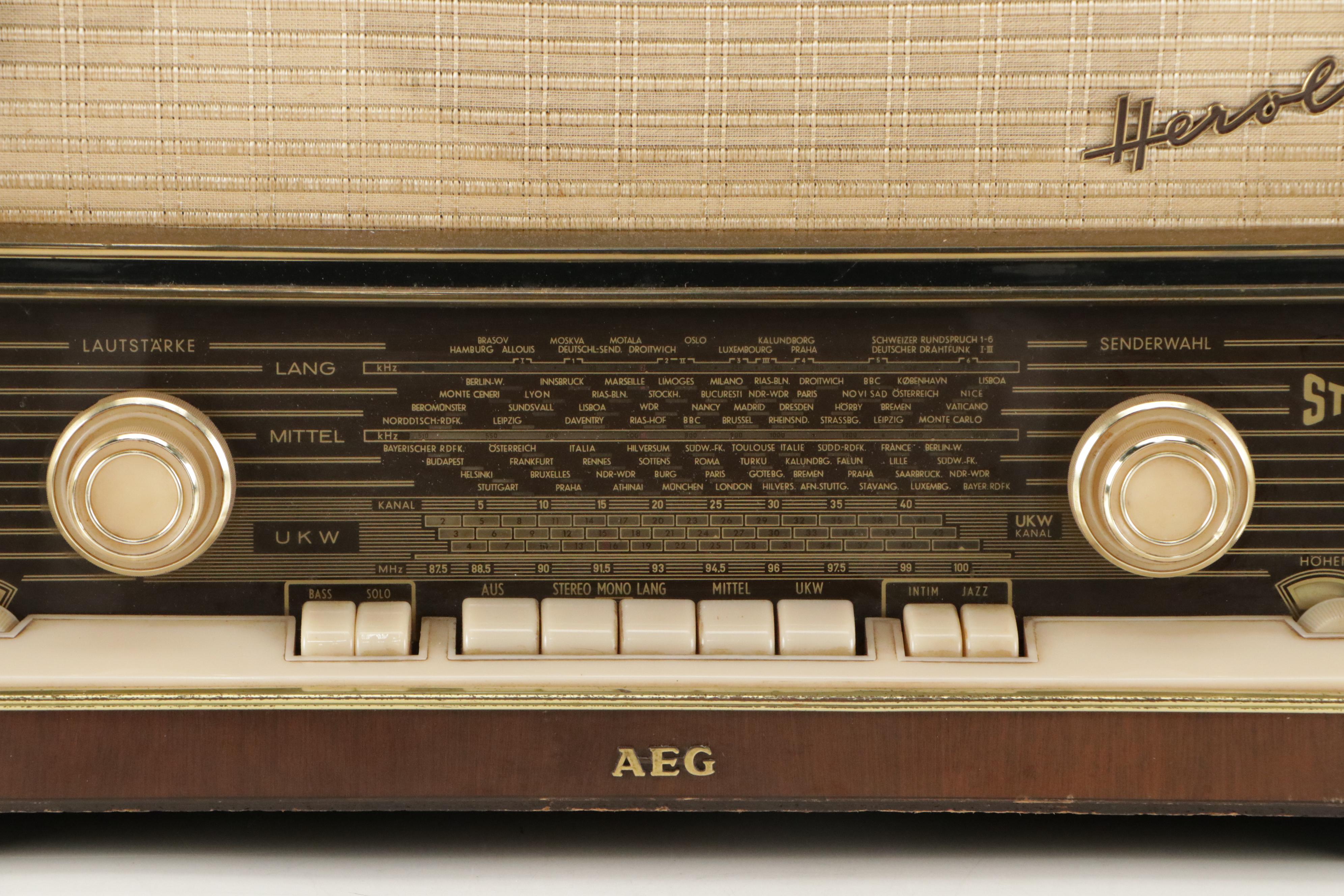 AEG West Germany "Super Harold"  Broadcast Receiver Radio, Mid-20th Century