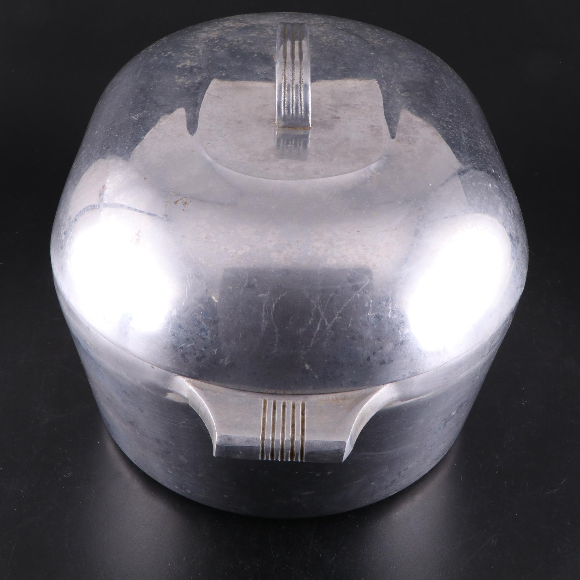 Wagner Ware Roasting Pan and Trivet with Metal Cake Pan with More