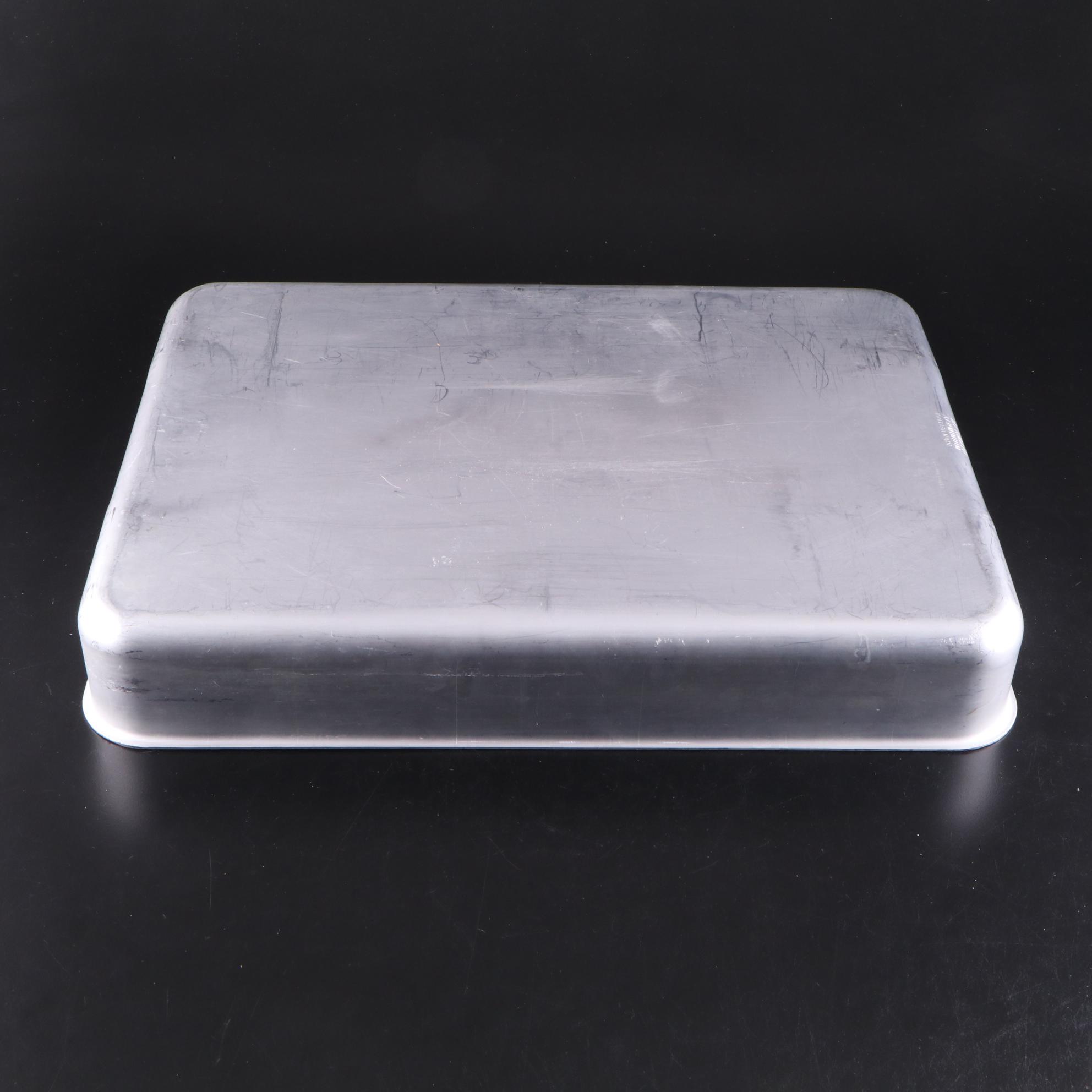 Wagner Ware Roasting Pan and Trivet with Metal Cake Pan with More