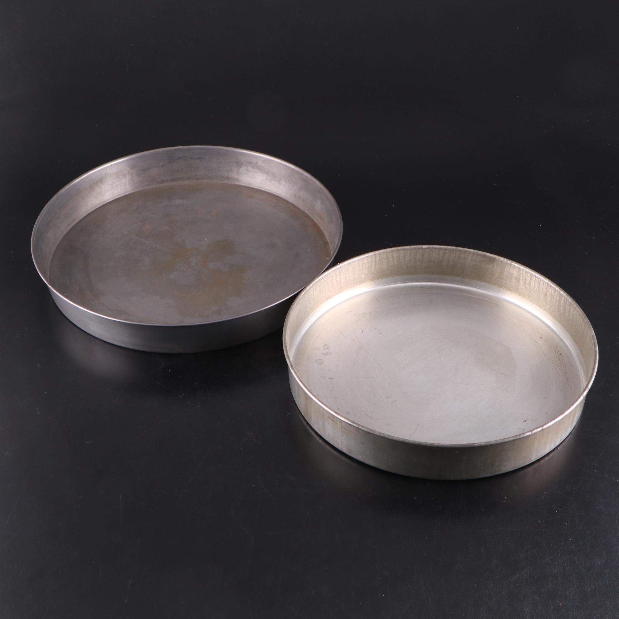 Wagner Ware Roasting Pan and Trivet with Metal Cake Pan with More