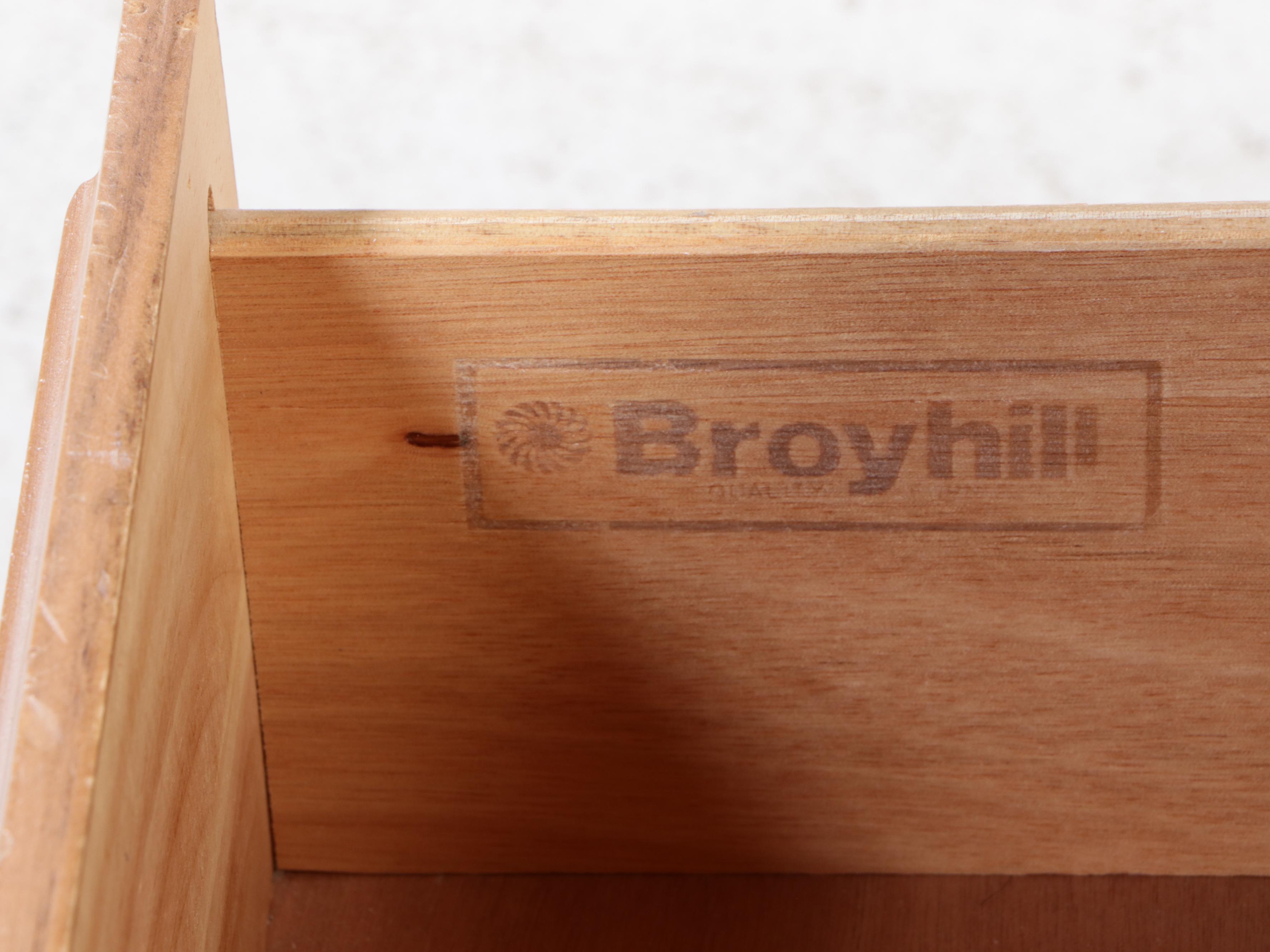Broyhill "Fontana" Pine Bedside Chest