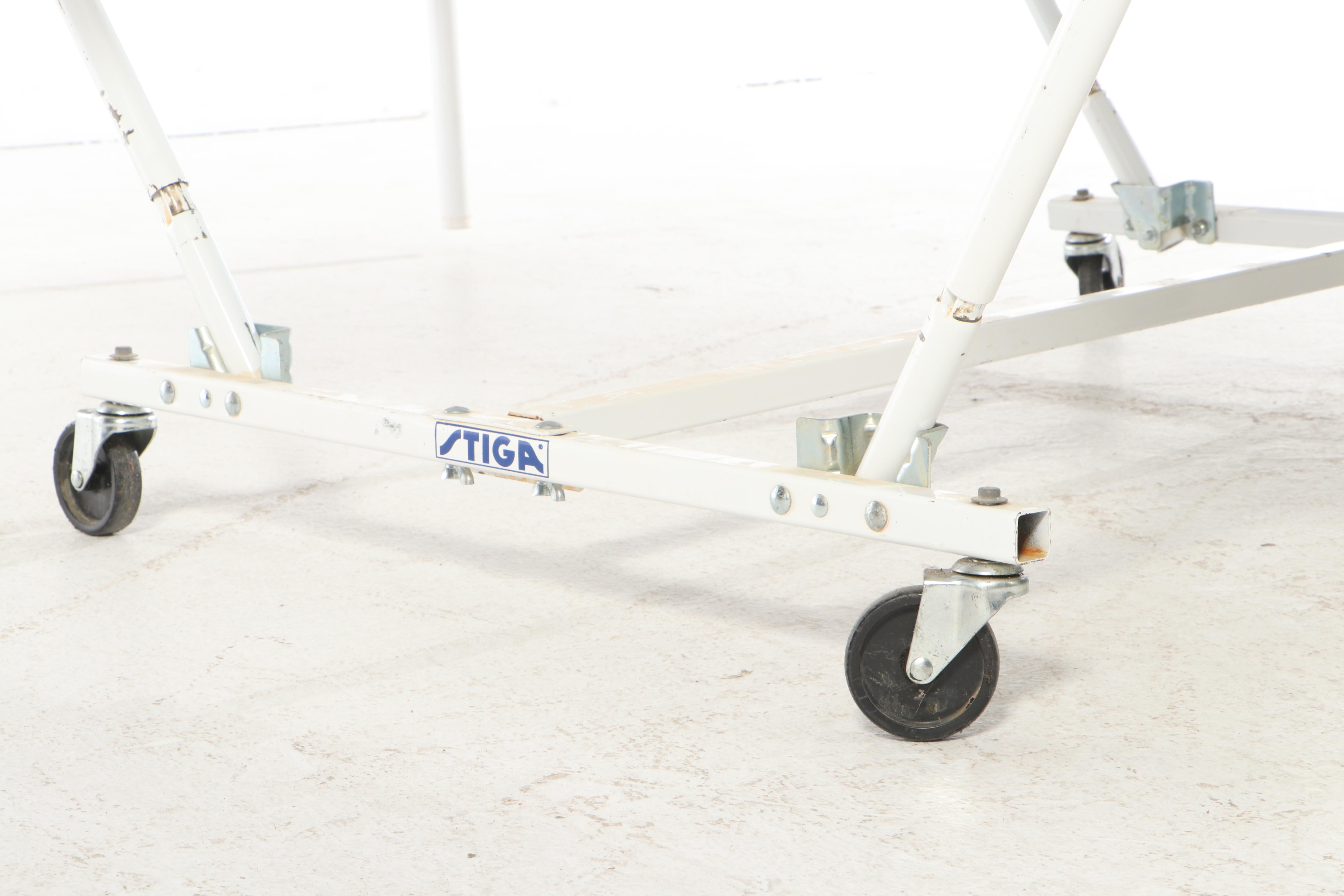 Stiga Ping Pong Table with Paddles