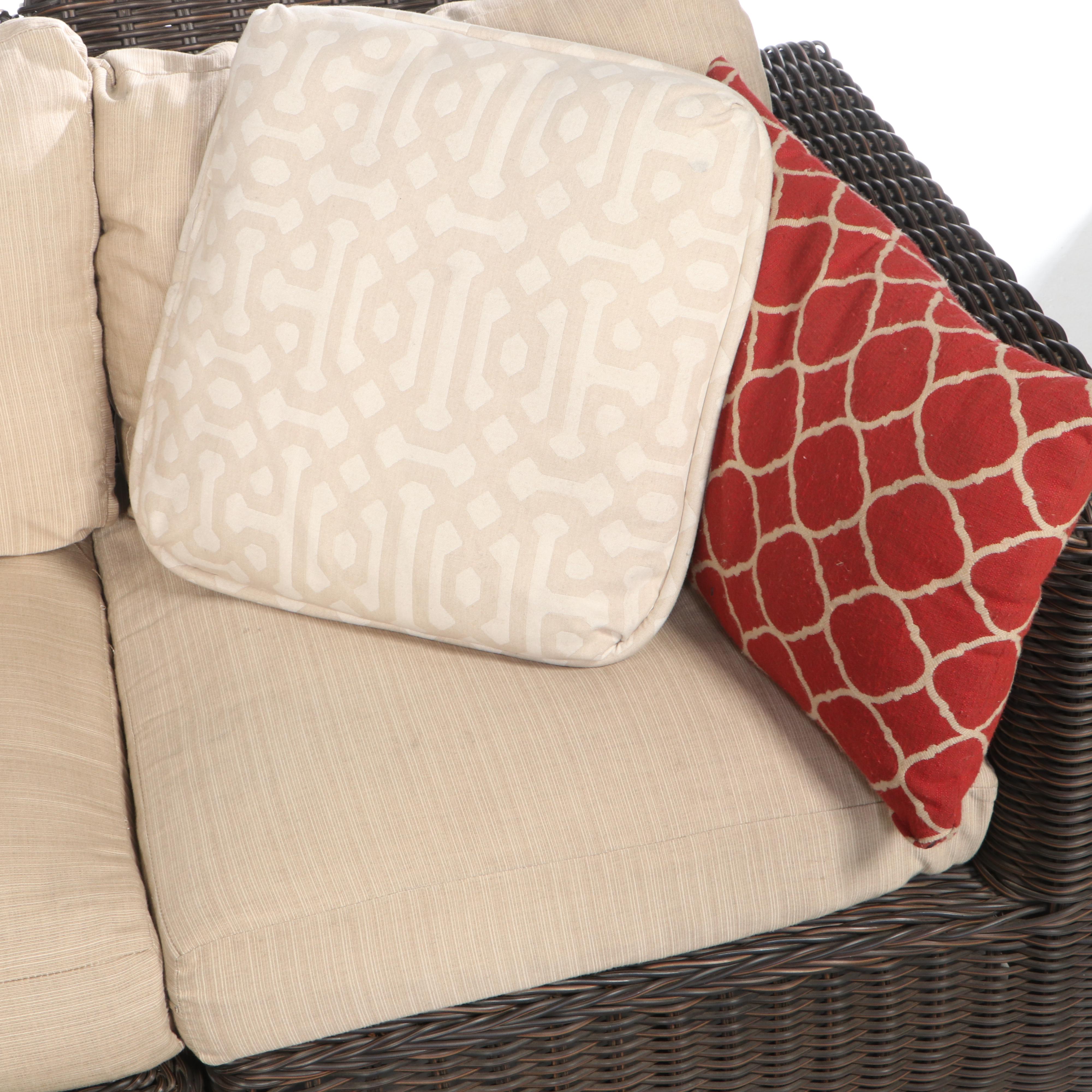 Five-Piece Summer Classics Resin Wicker Sectional Sofa Plus Coffee Table