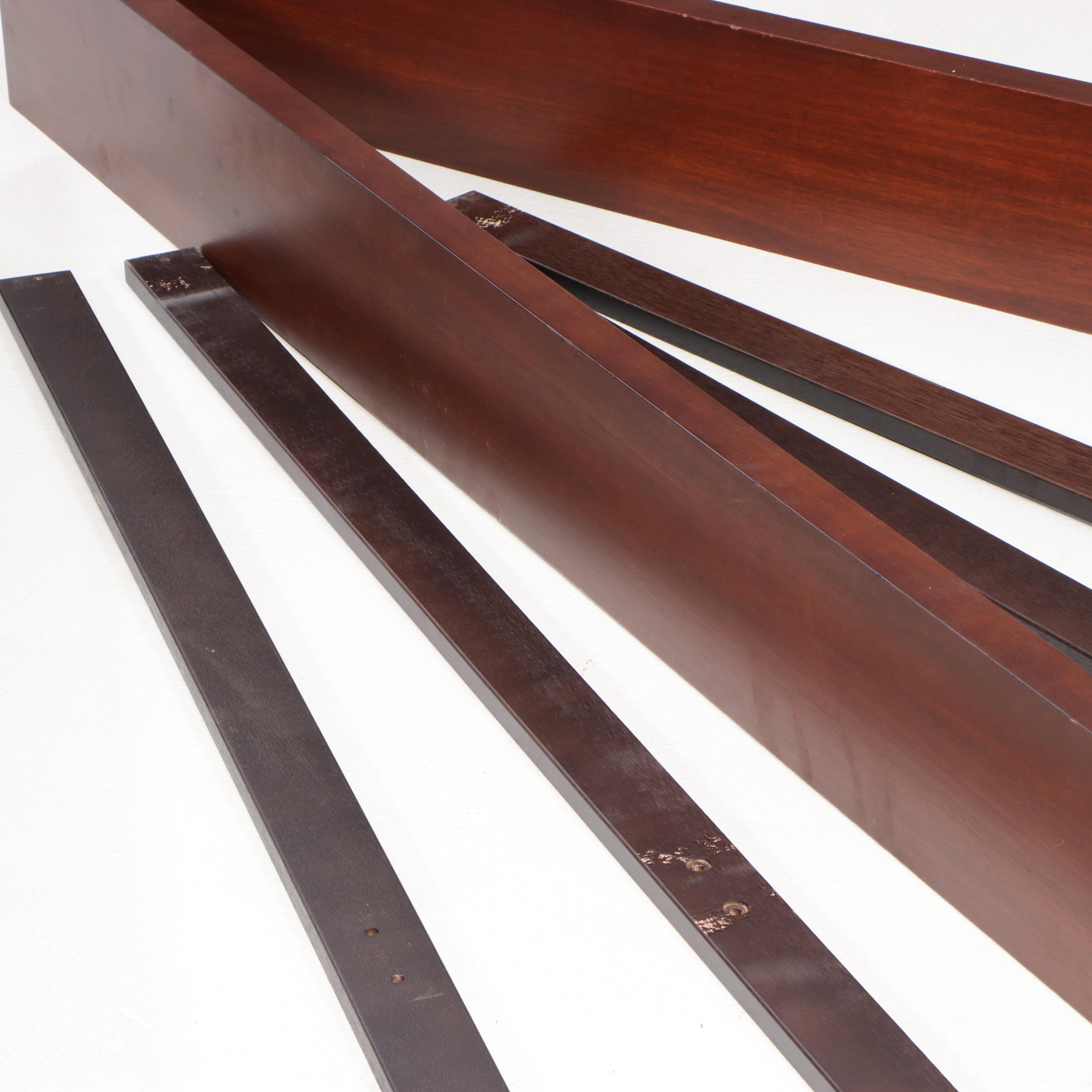 Ethan Allen "Laurel" Federal Style Mahogany King Size Four-Post Bed Frame