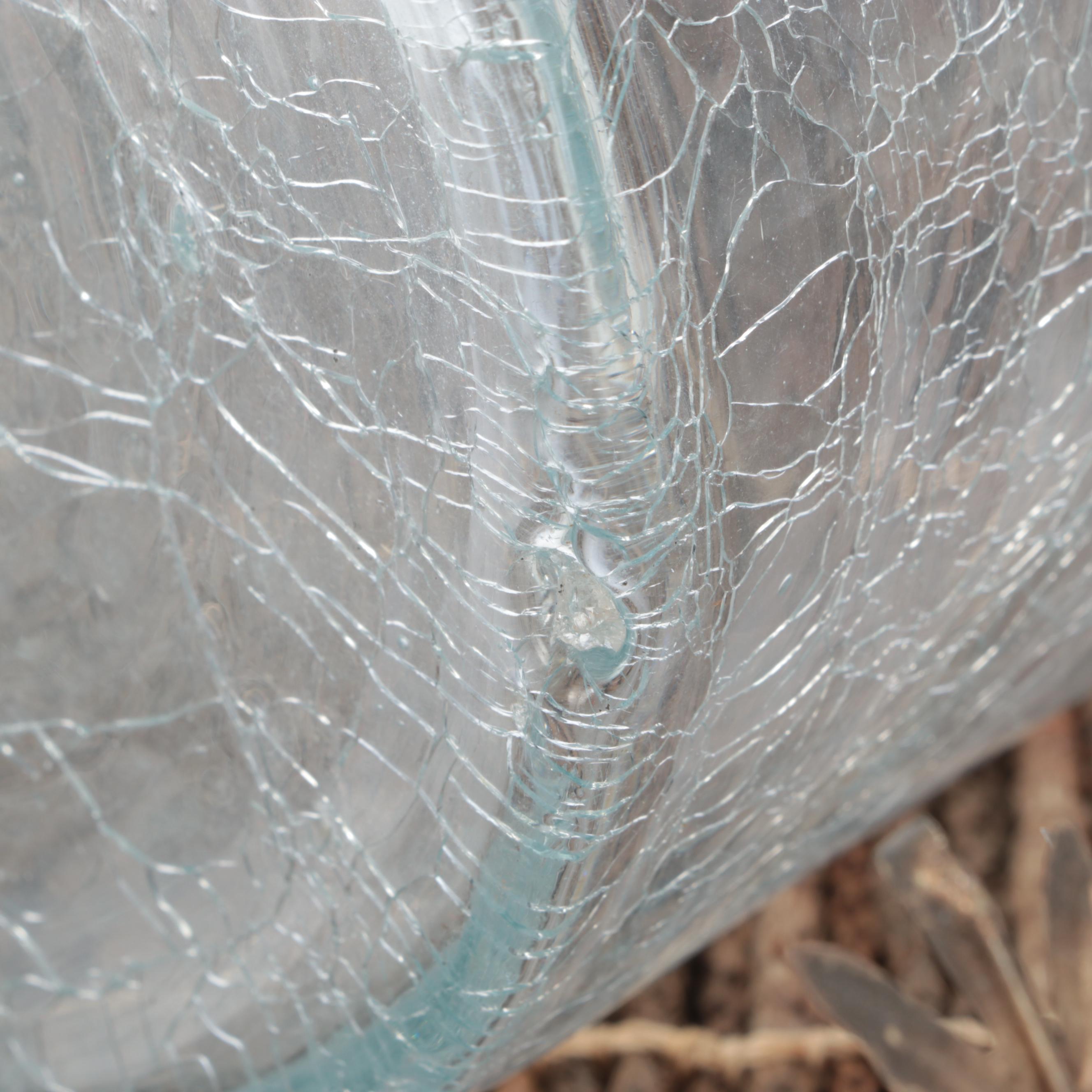 Crackle Glass Vases, Twig Placemats and Other Contemporary Décor