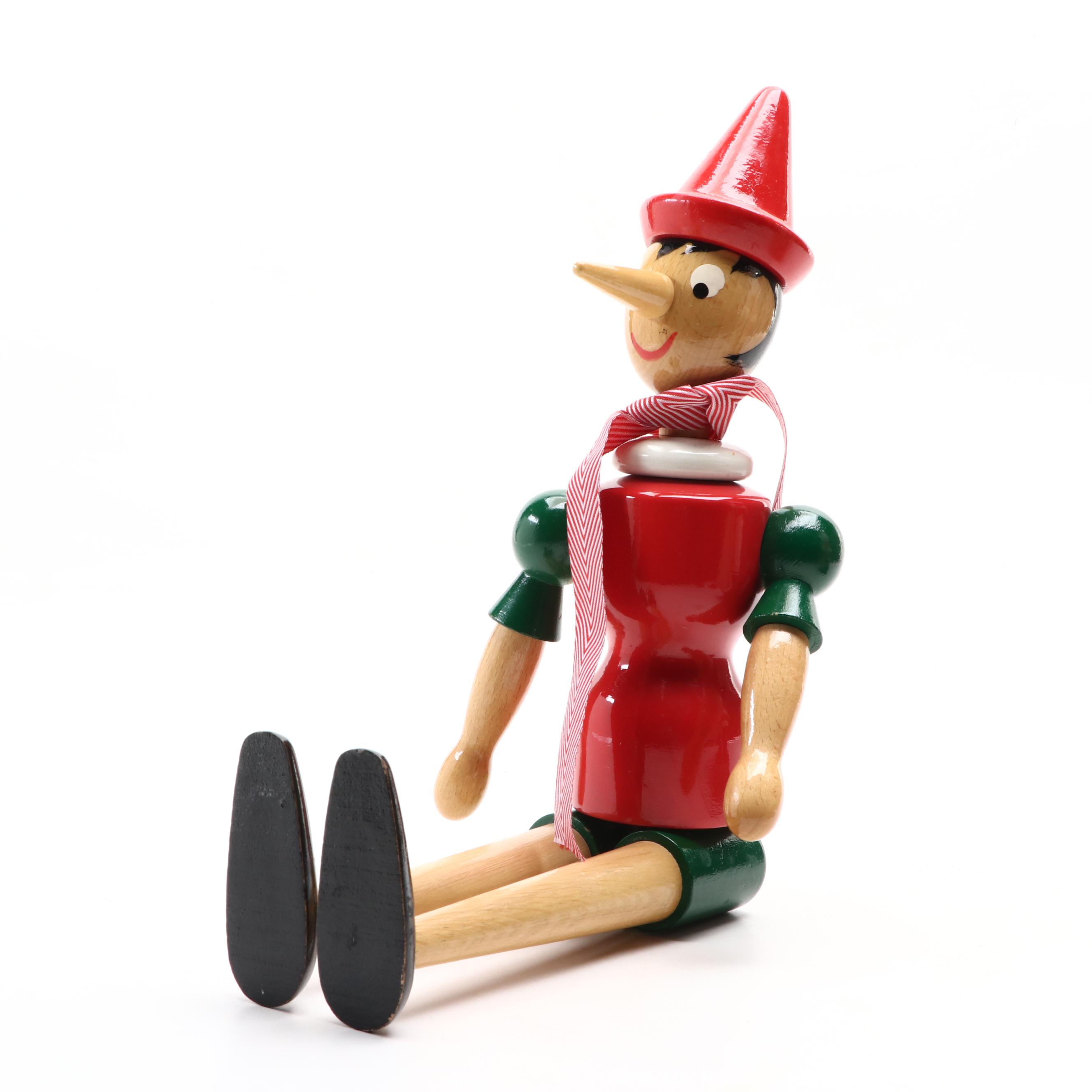 Holzkunst Santa Claus Nutcracker with Christmas Pinocchio Figurine