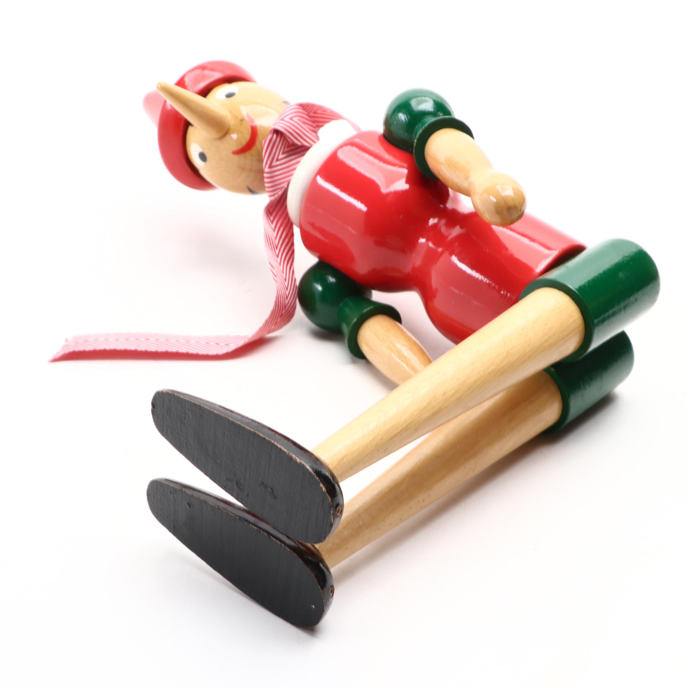 Holzkunst Santa Claus Nutcracker with Christmas Pinocchio Figurine