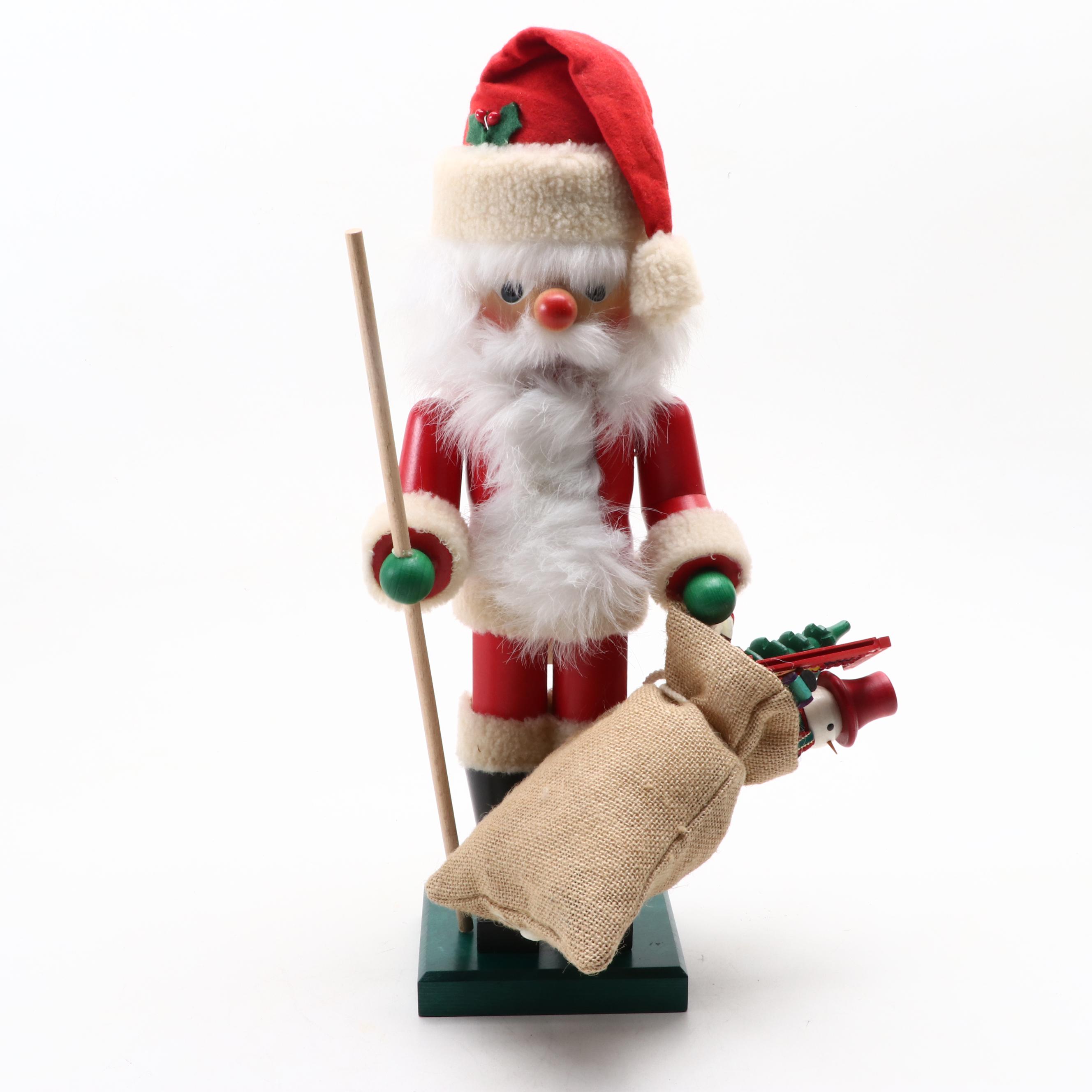 Holzkunst Santa Claus Nutcracker with Christmas Pinocchio Figurine