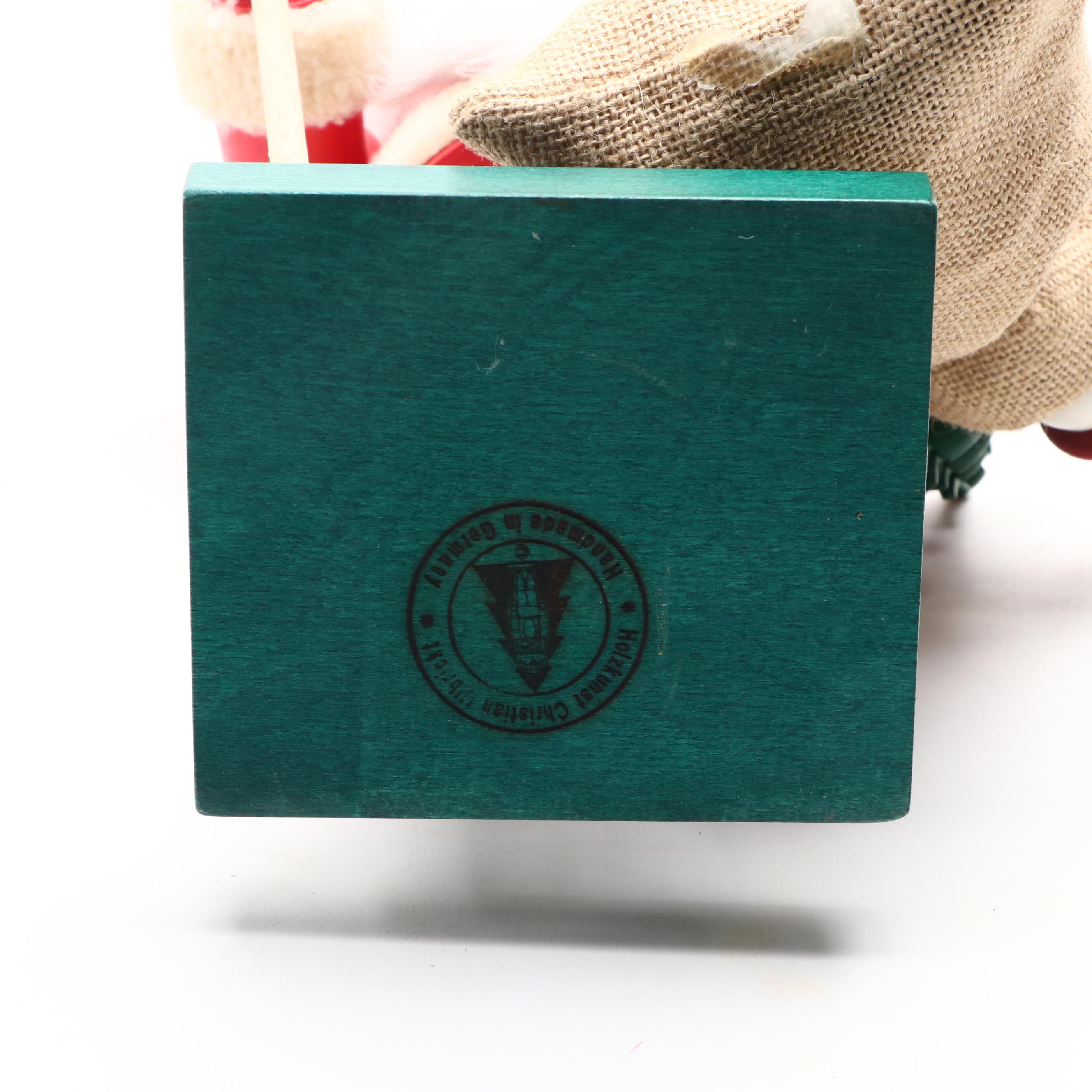 Holzkunst Santa Claus Nutcracker with Christmas Pinocchio Figurine